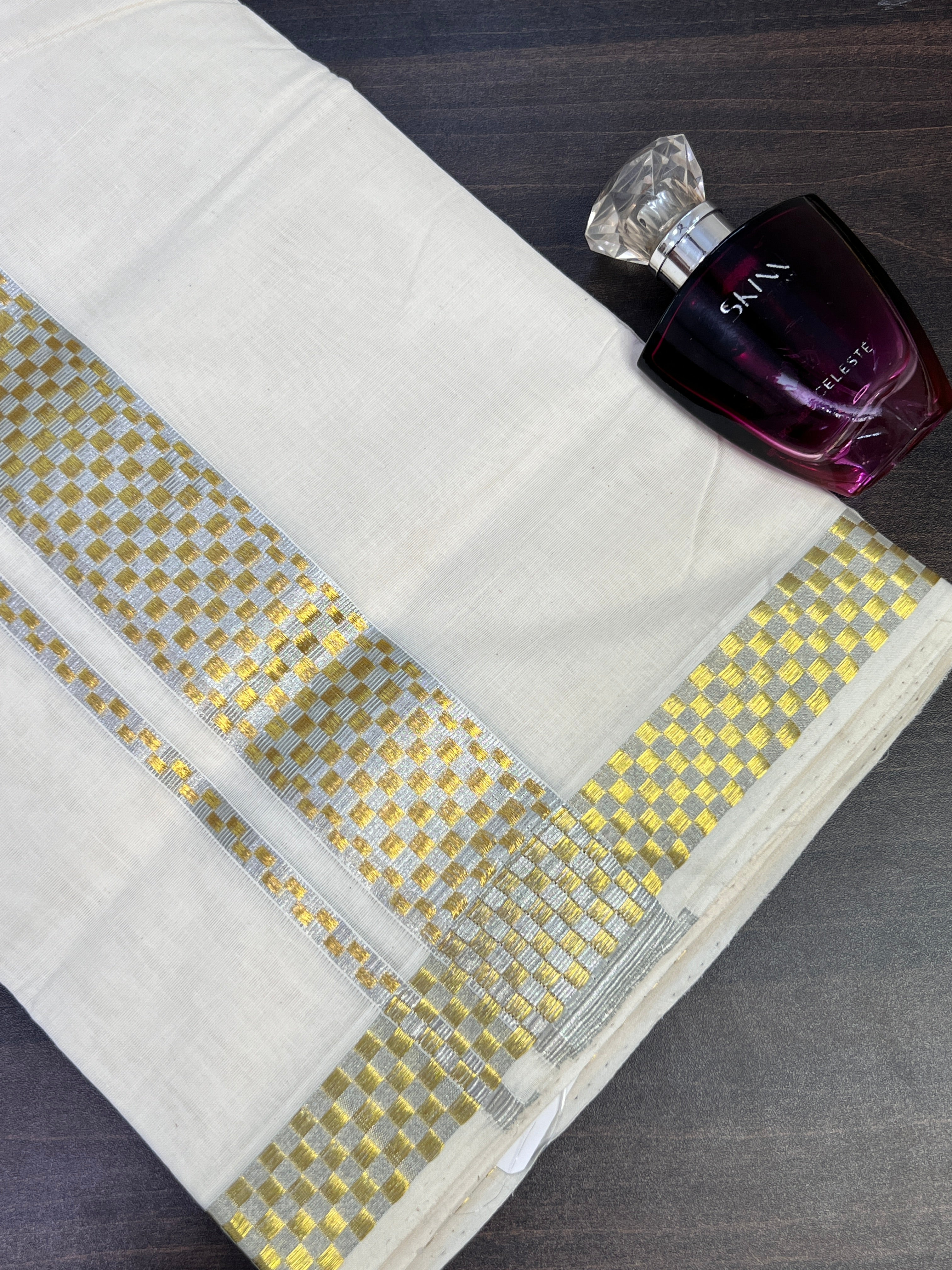 Golden Jacquard Weaved Handloom Kerala Cotton Mundu | KL206