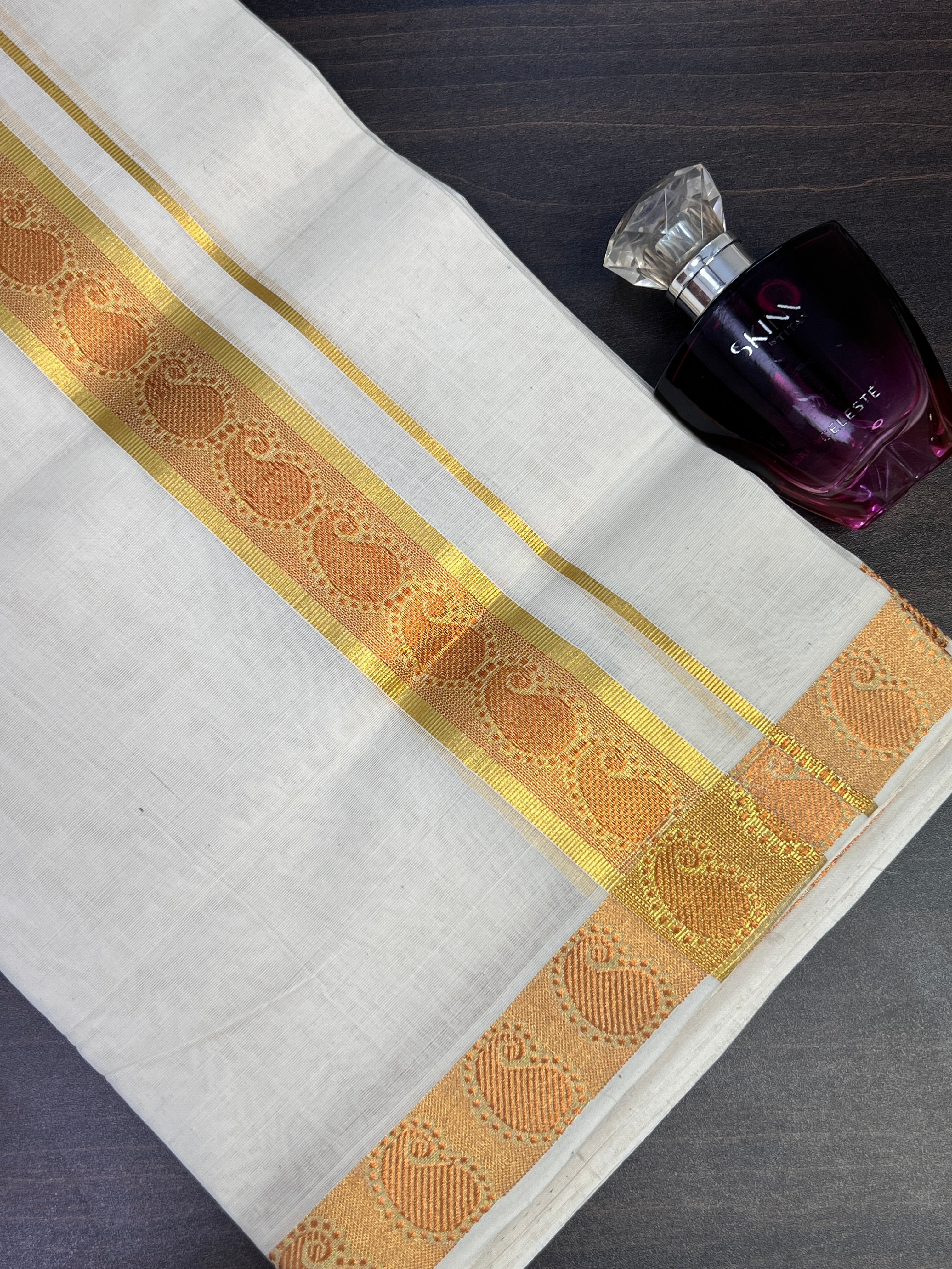 Kasavu With Paisley Detailed Handloom Kerala Cotton Mundu | KL207