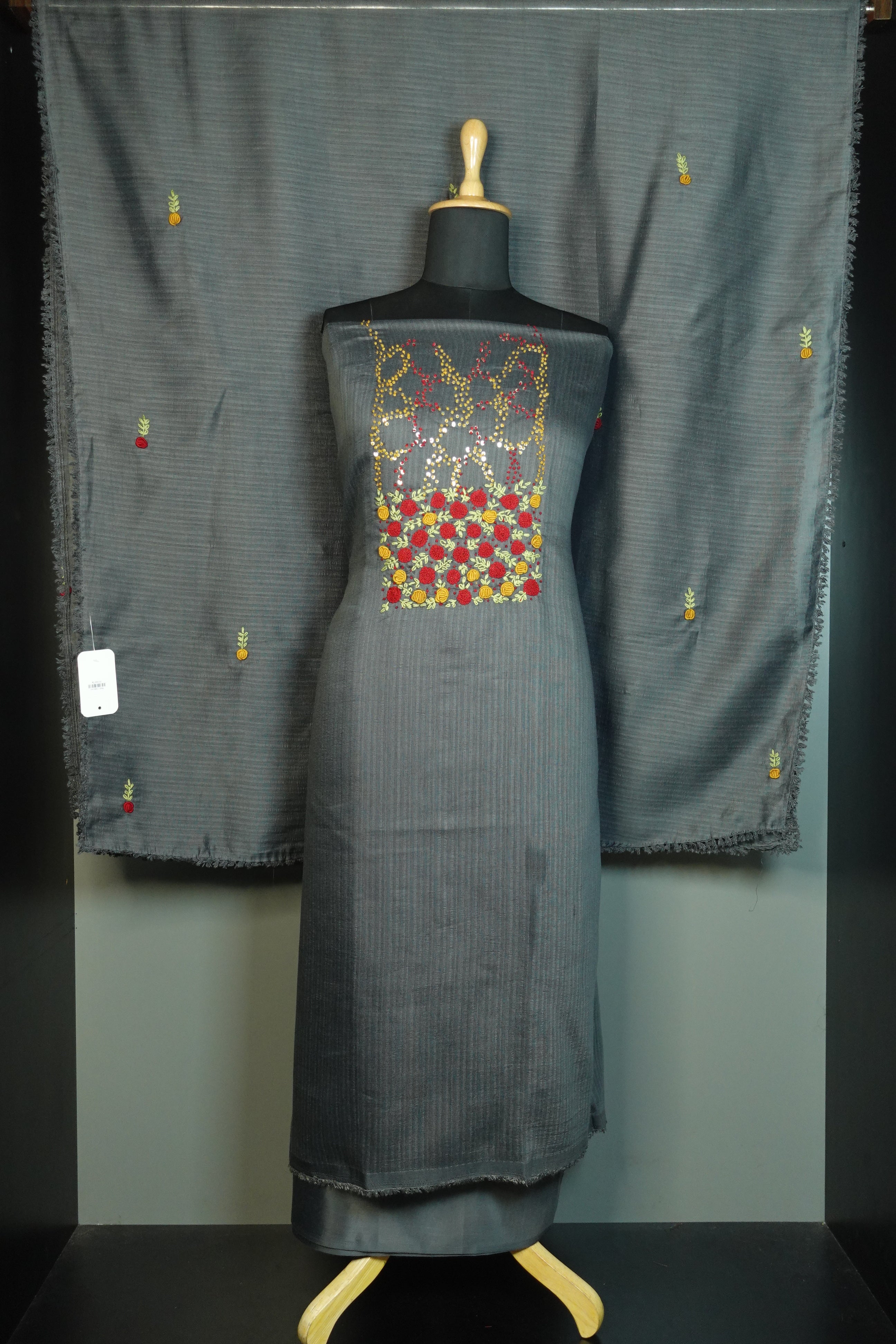 Yoke Embroidery Design Semi Geecha Tussar Salwar Set | YH180