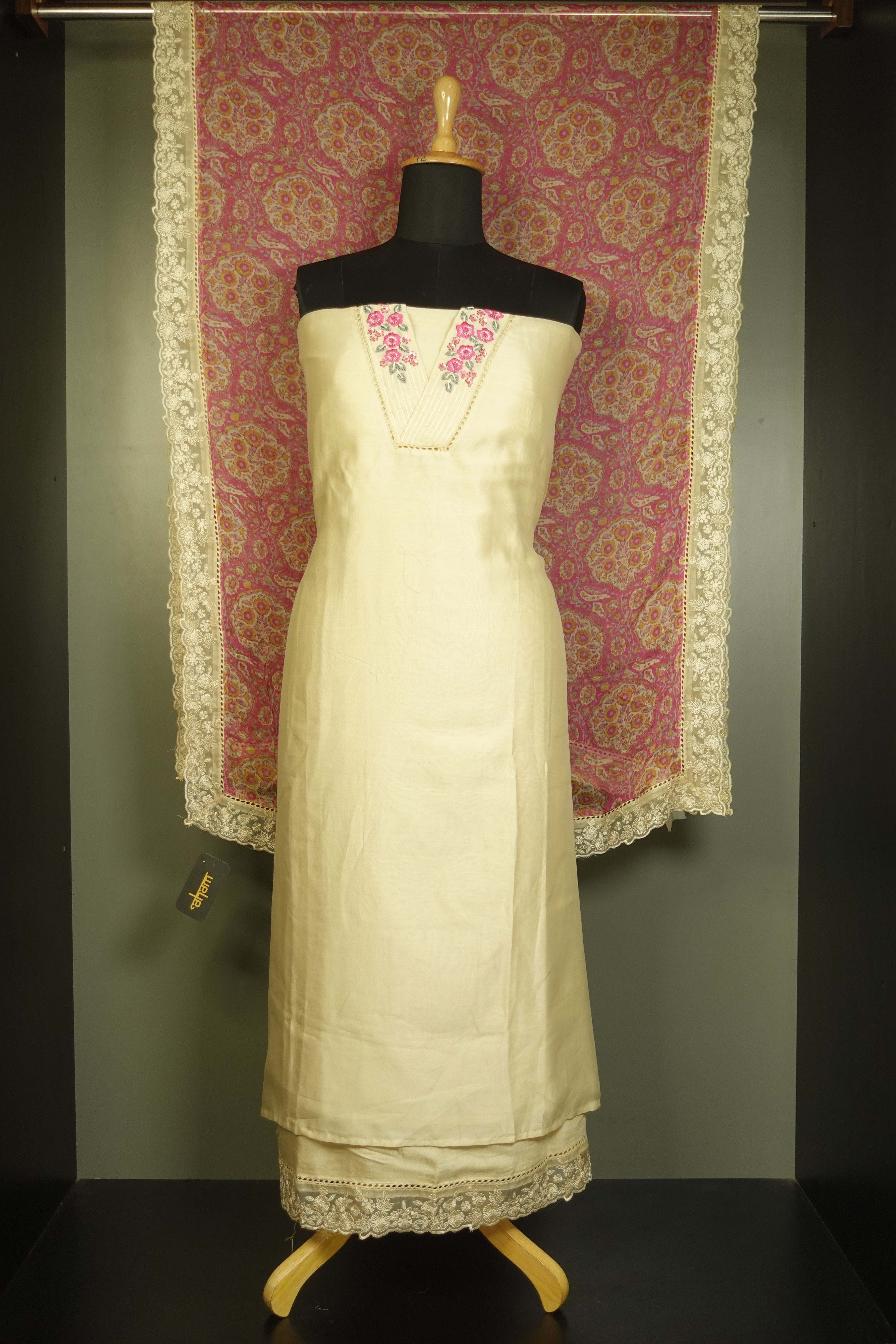 V pattern Hand Embroidery & Thread Work Chanderi Salwar Set | BLD109