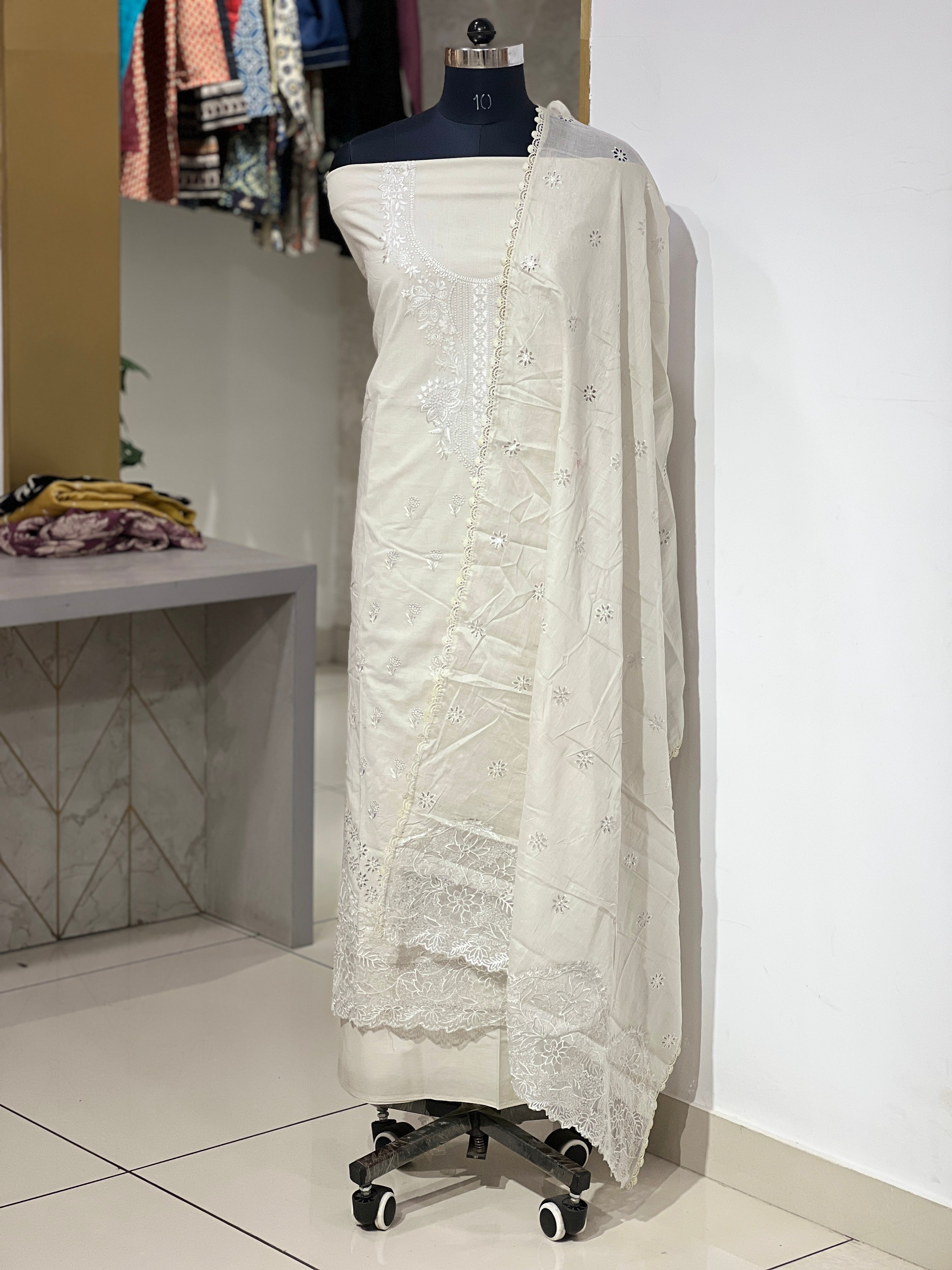 Floral Embroidery Detailed Cambric Cotton Salwar Set | GE135