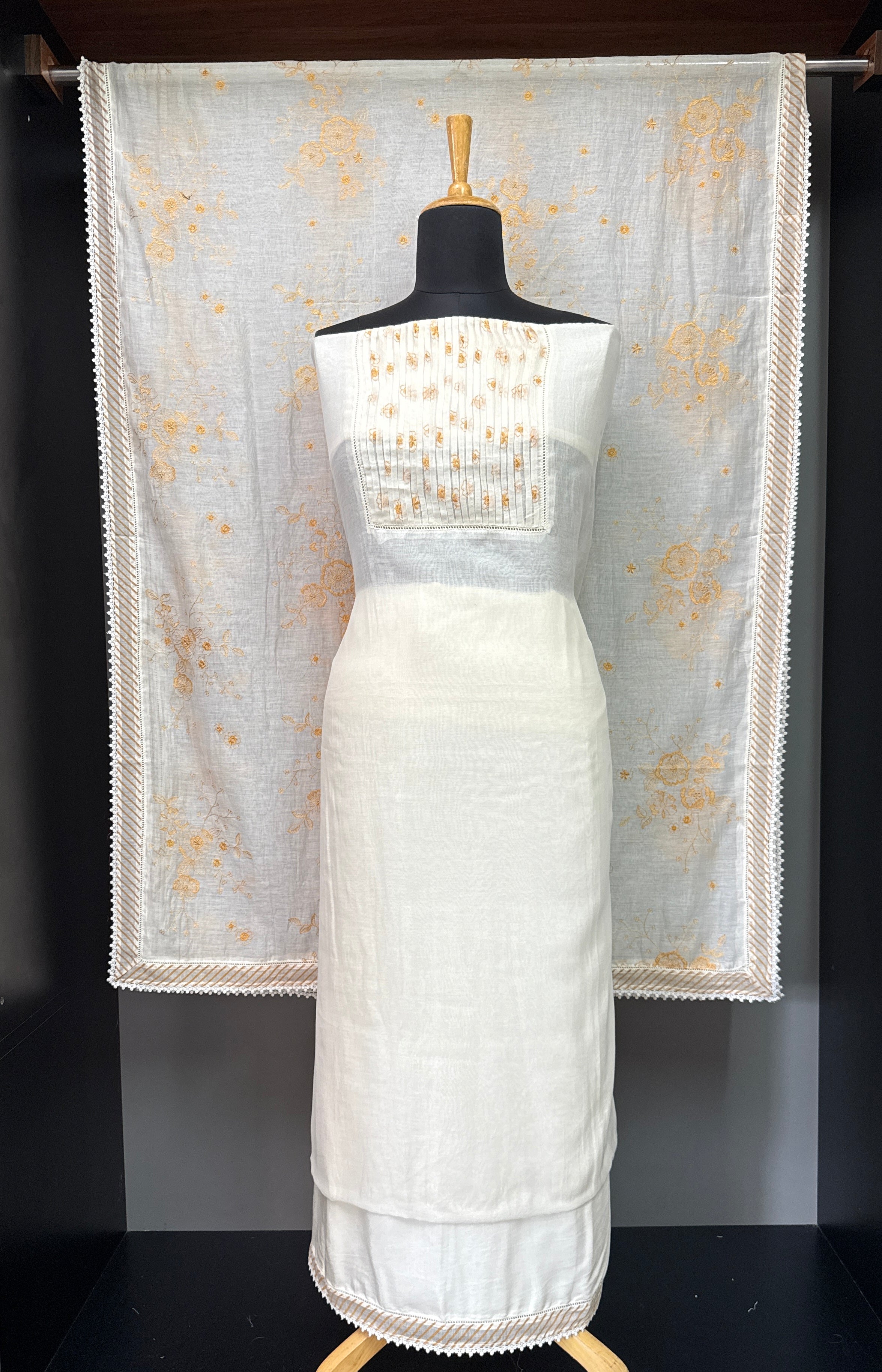 Floral Embroidery Detailed Chanderi Salwar Set | BLD1016