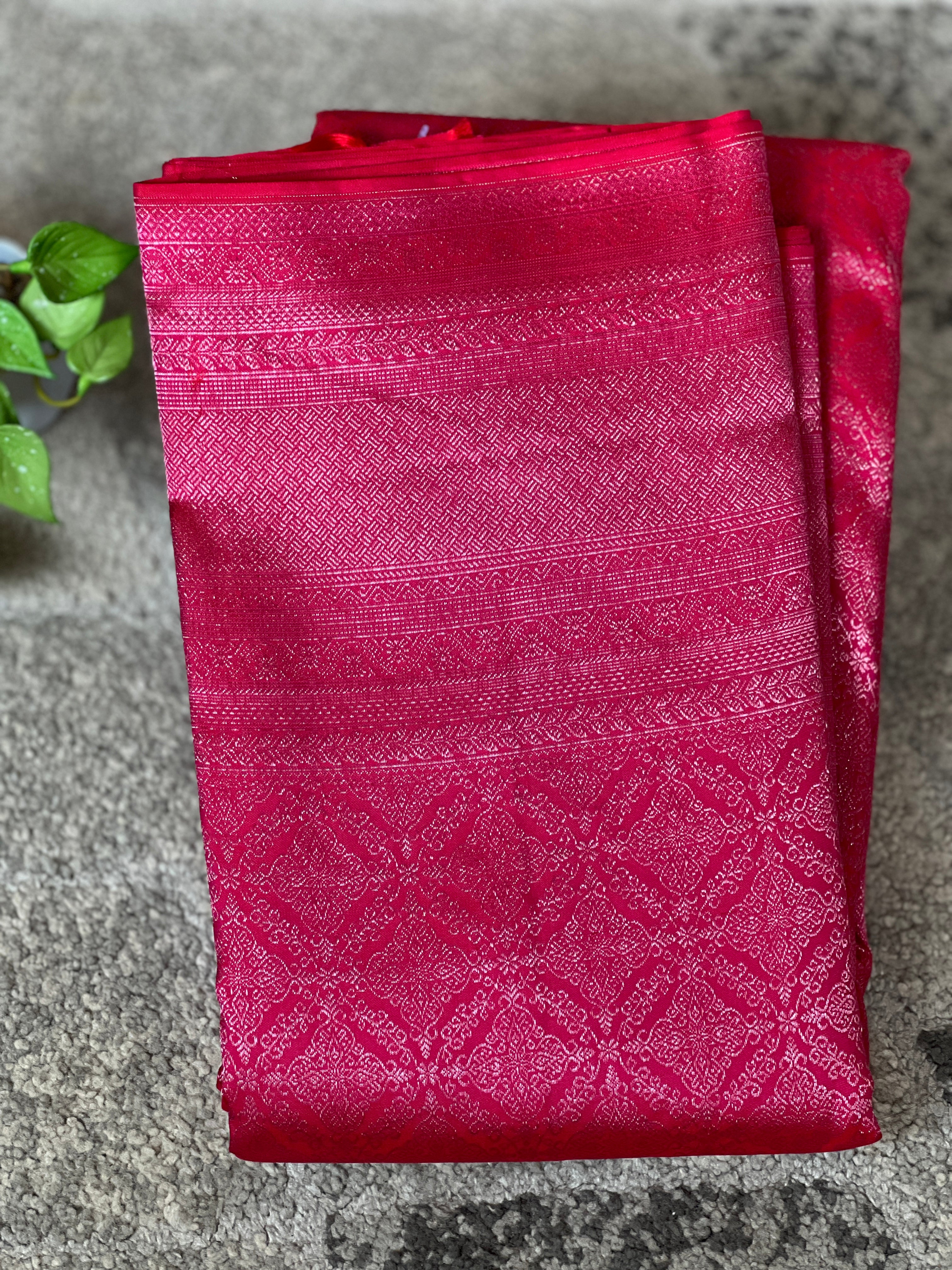 Traditional Patterned Zari Woven Kanchipuram Saree | SME192