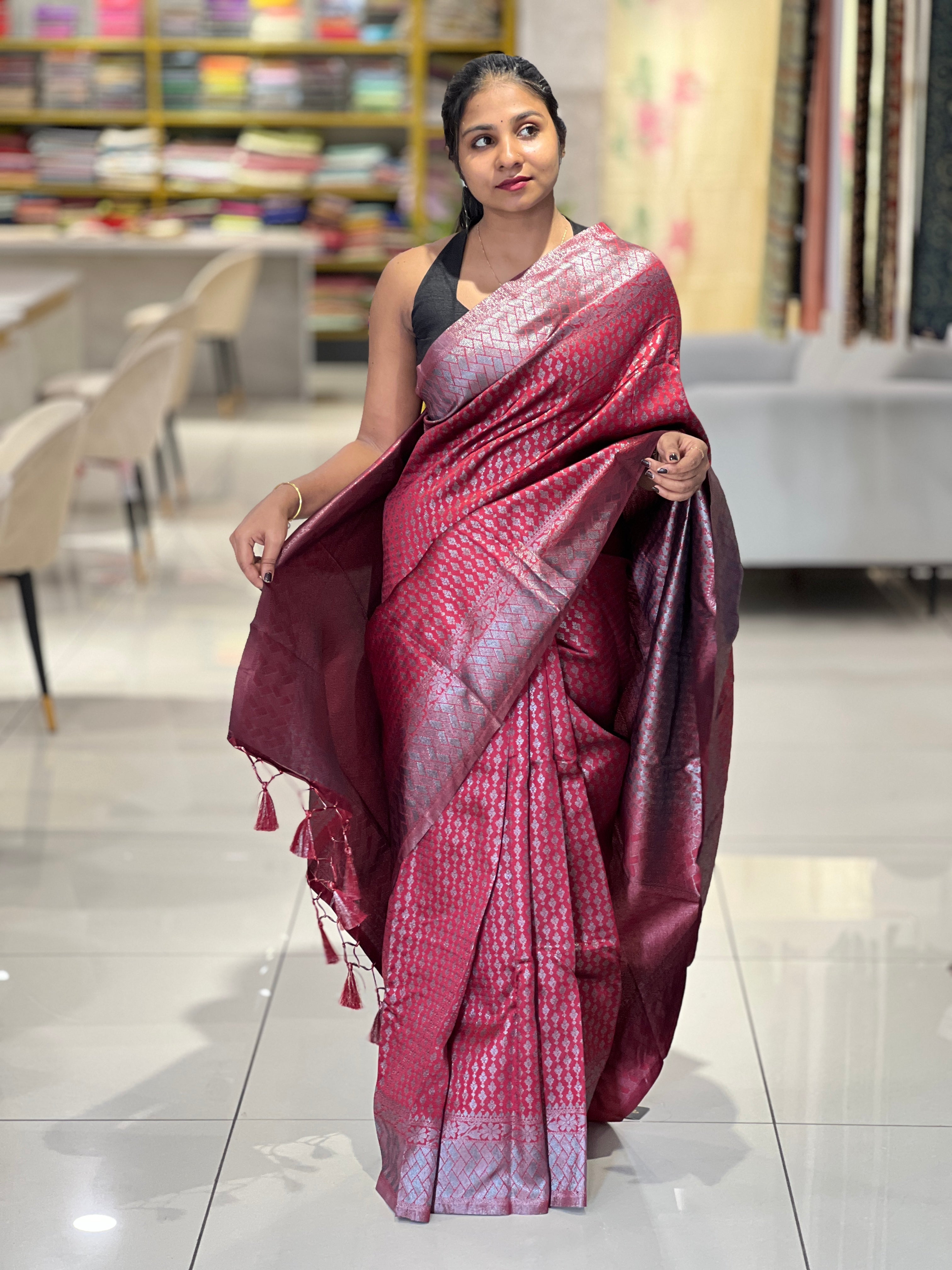 Zari and Thread Weaved Semi Silk Saree | HT139