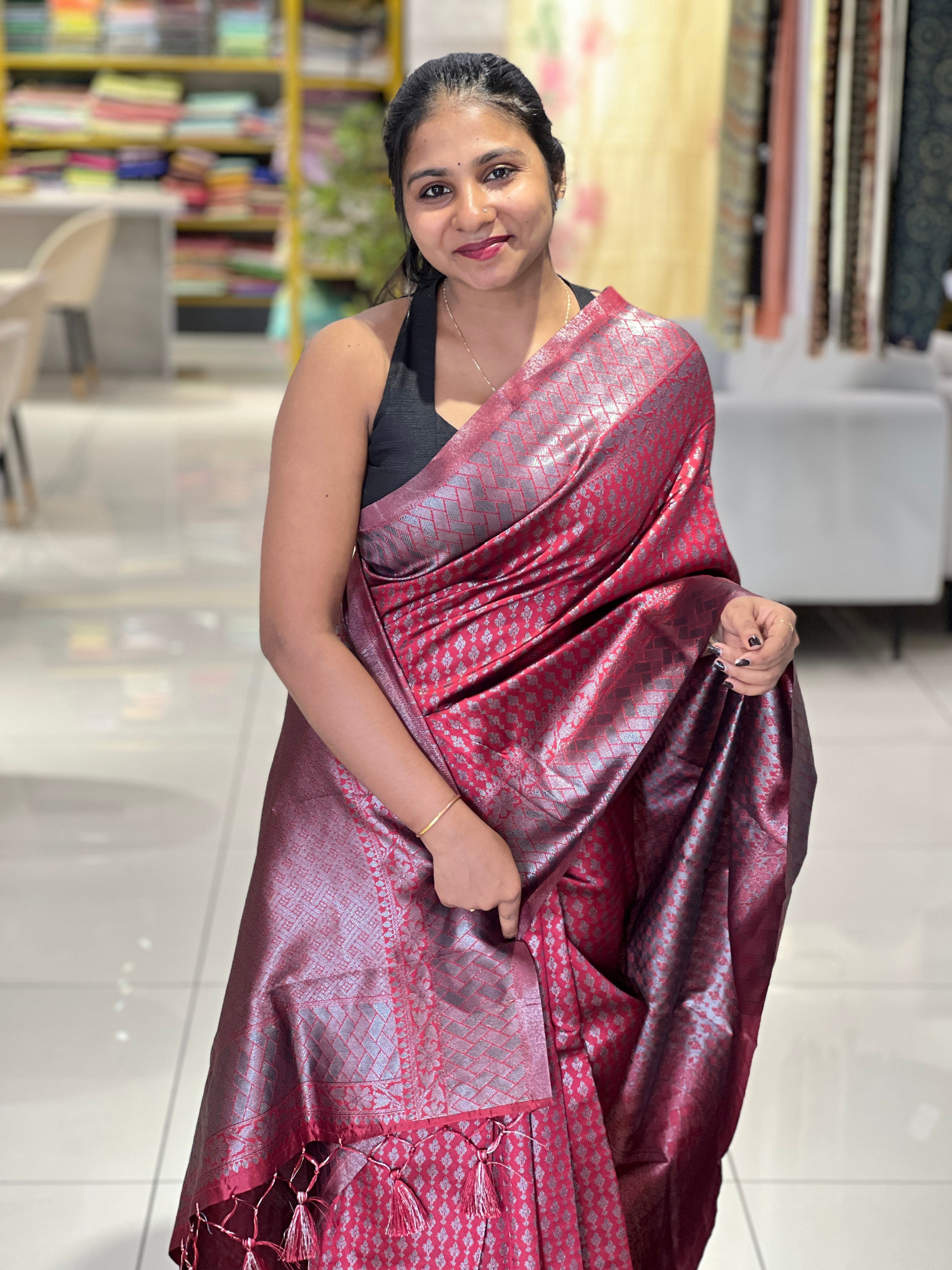 Zari and Thread Weaved Semi Silk Saree | HT139