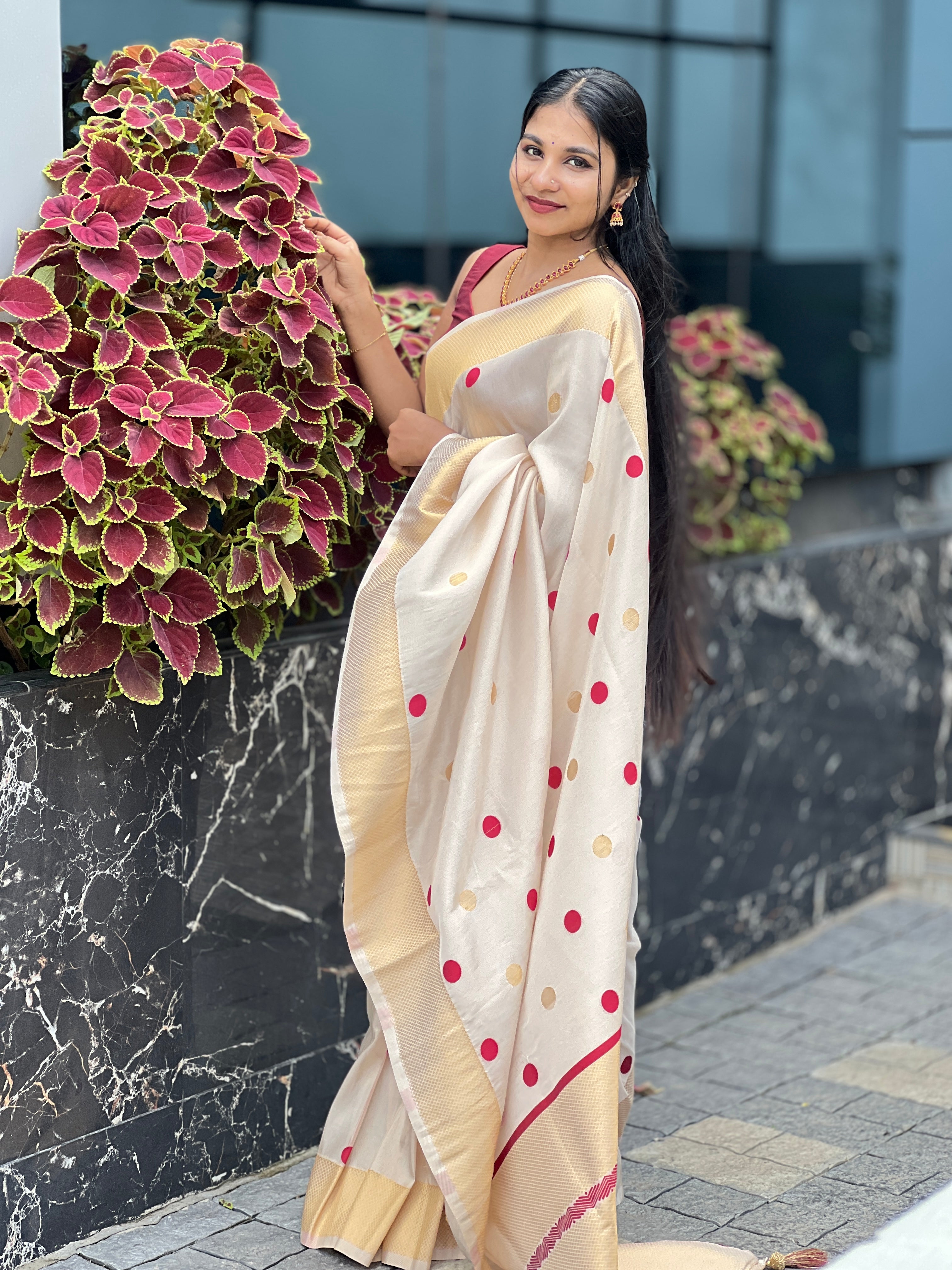 Polka Dot Weaved Semi Silk Saree | HT195