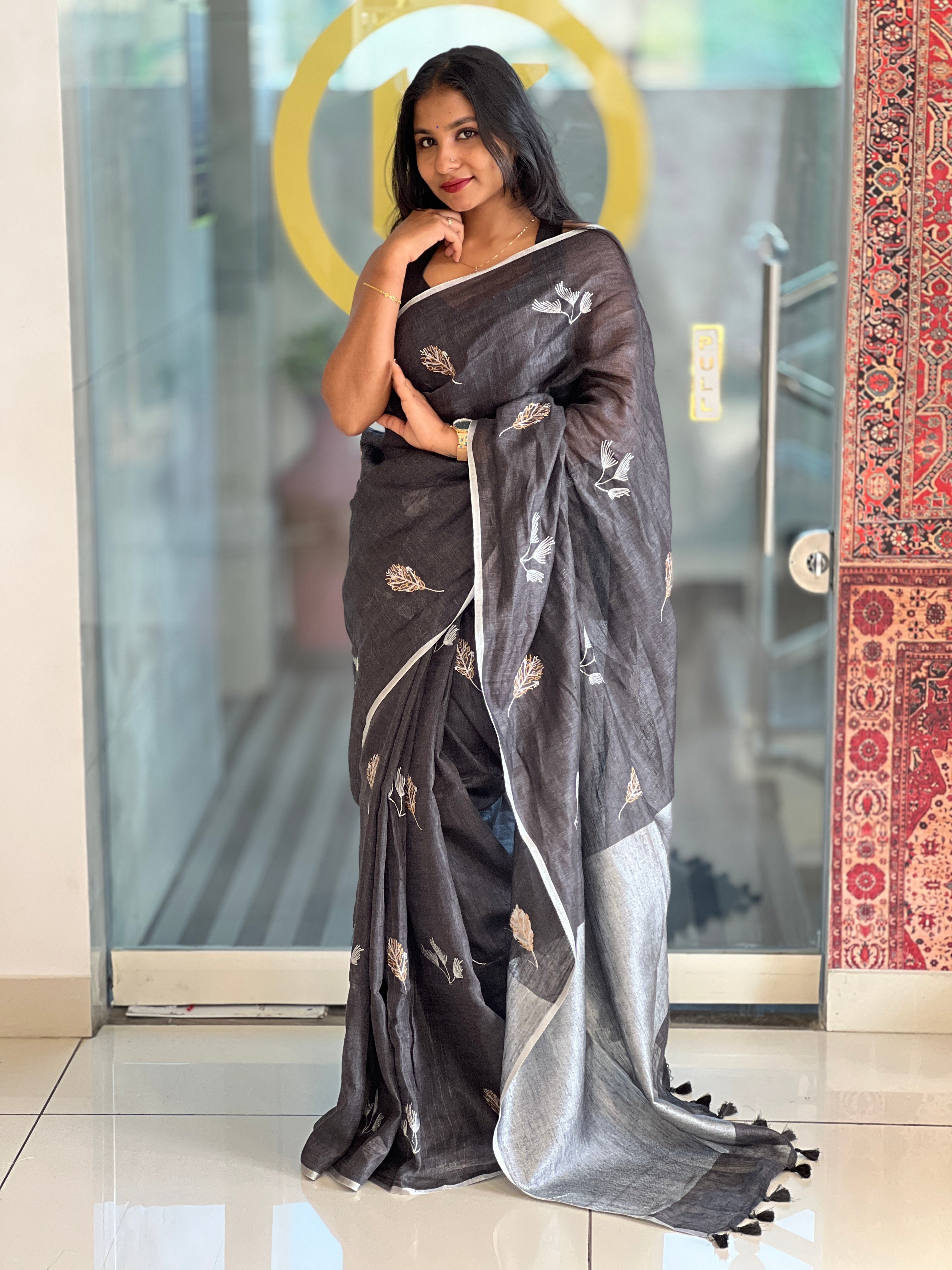 Computerized Embroidery &  Floral  Design  Linen Saree |  DLS161