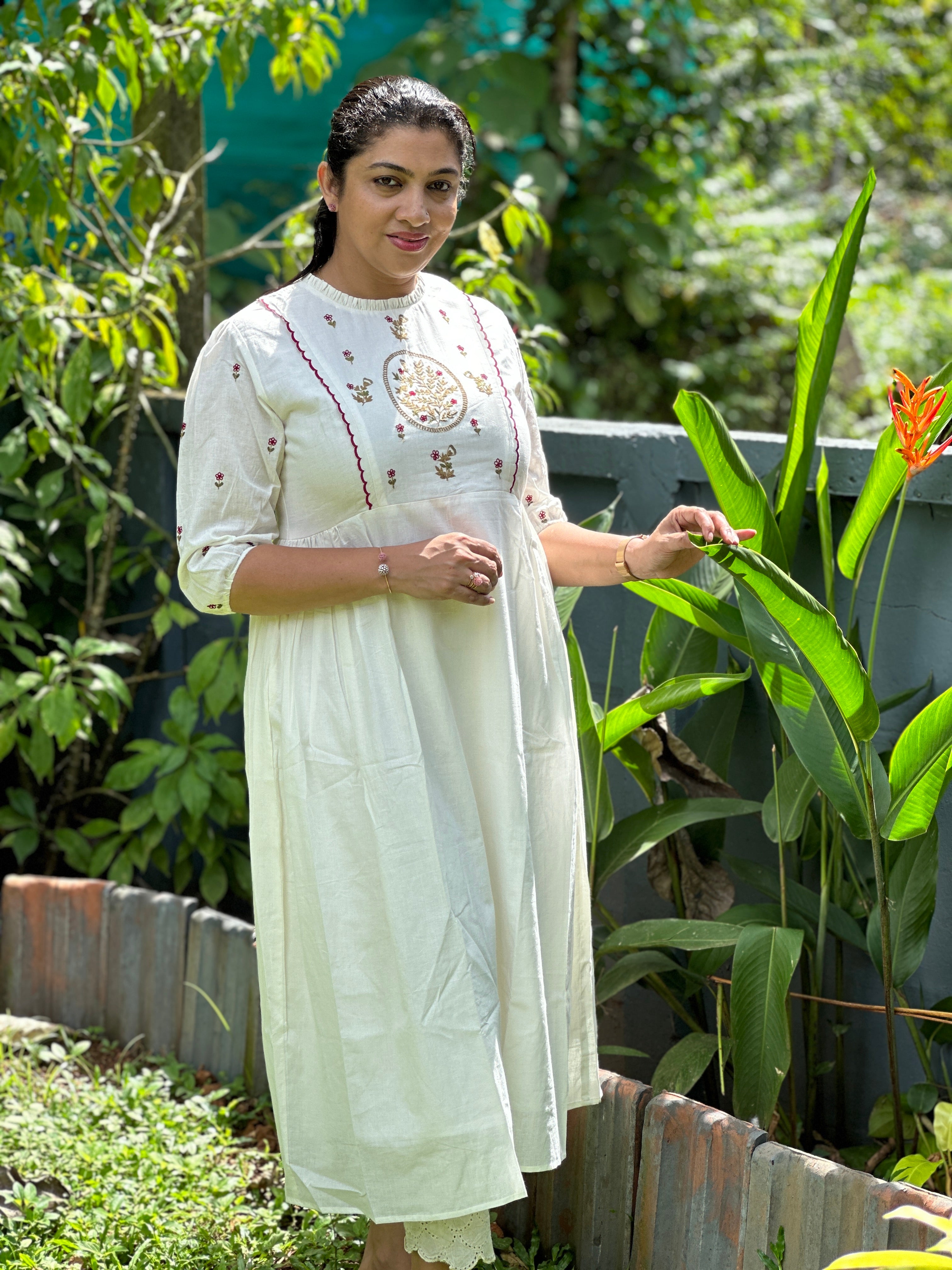 Hand  Embroidery Detail Yoke Design  Mulcotton Kurta | DN713