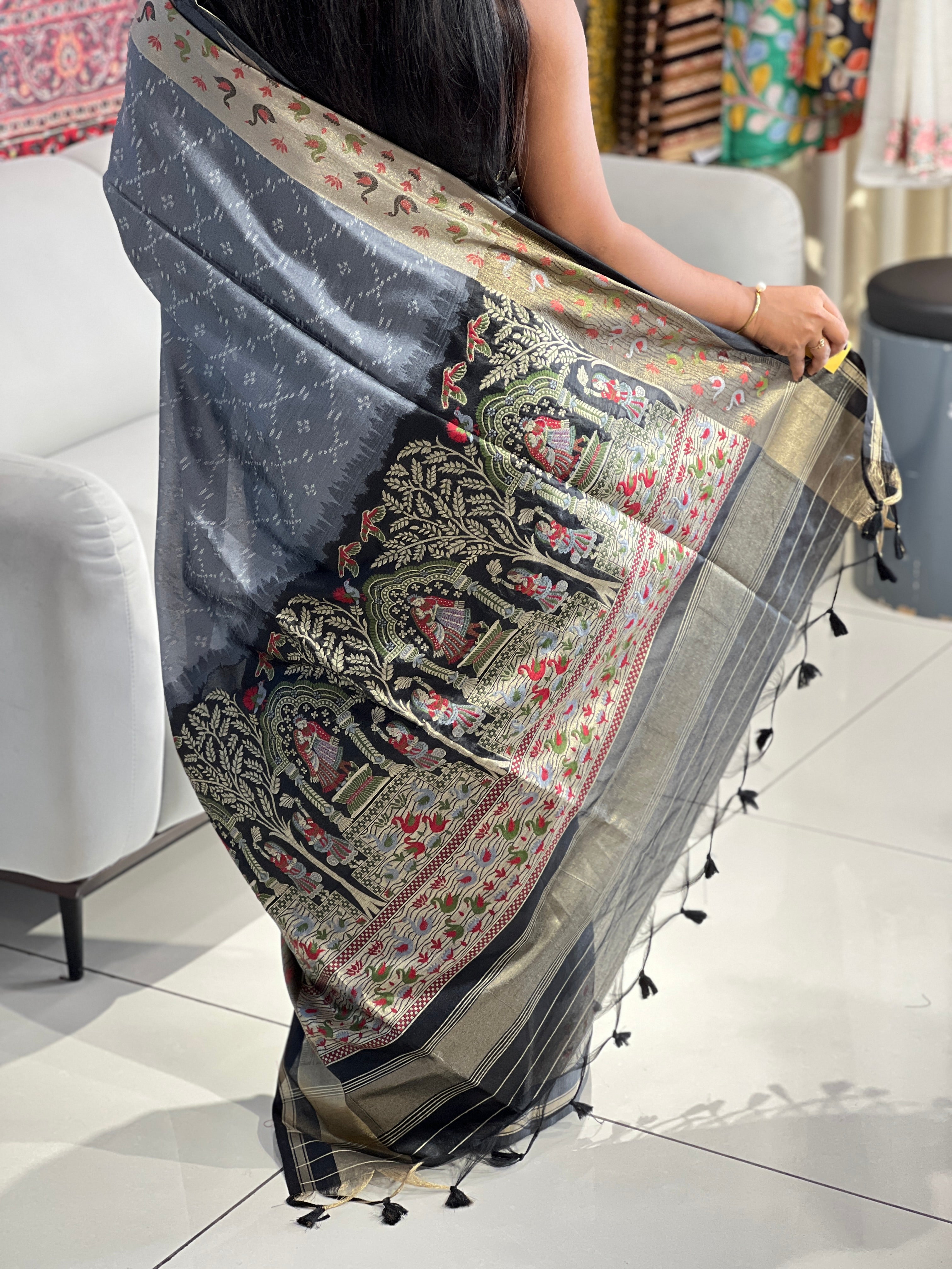Zari and Thread Woven Semi Silk Saree | SSN294