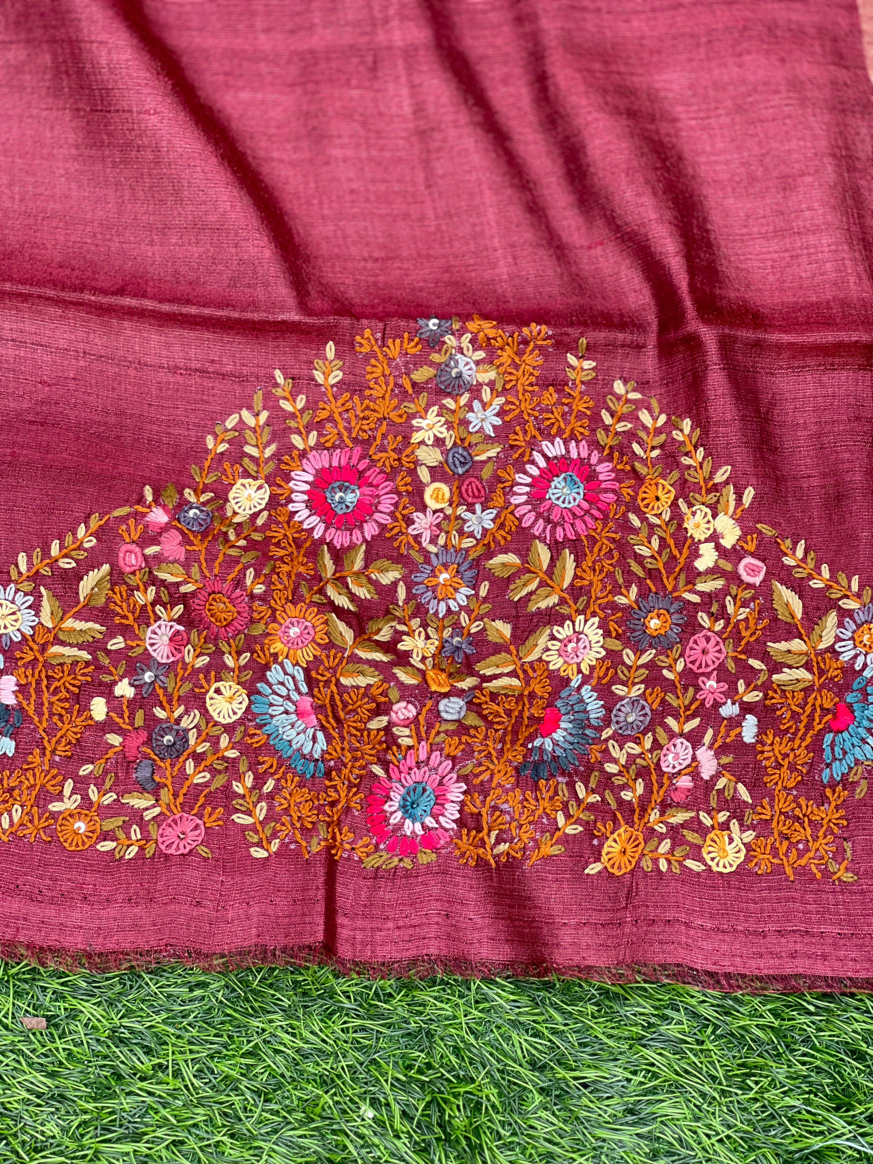 Floral Scattered Hand Embroidery Tussar Saree | RGD661