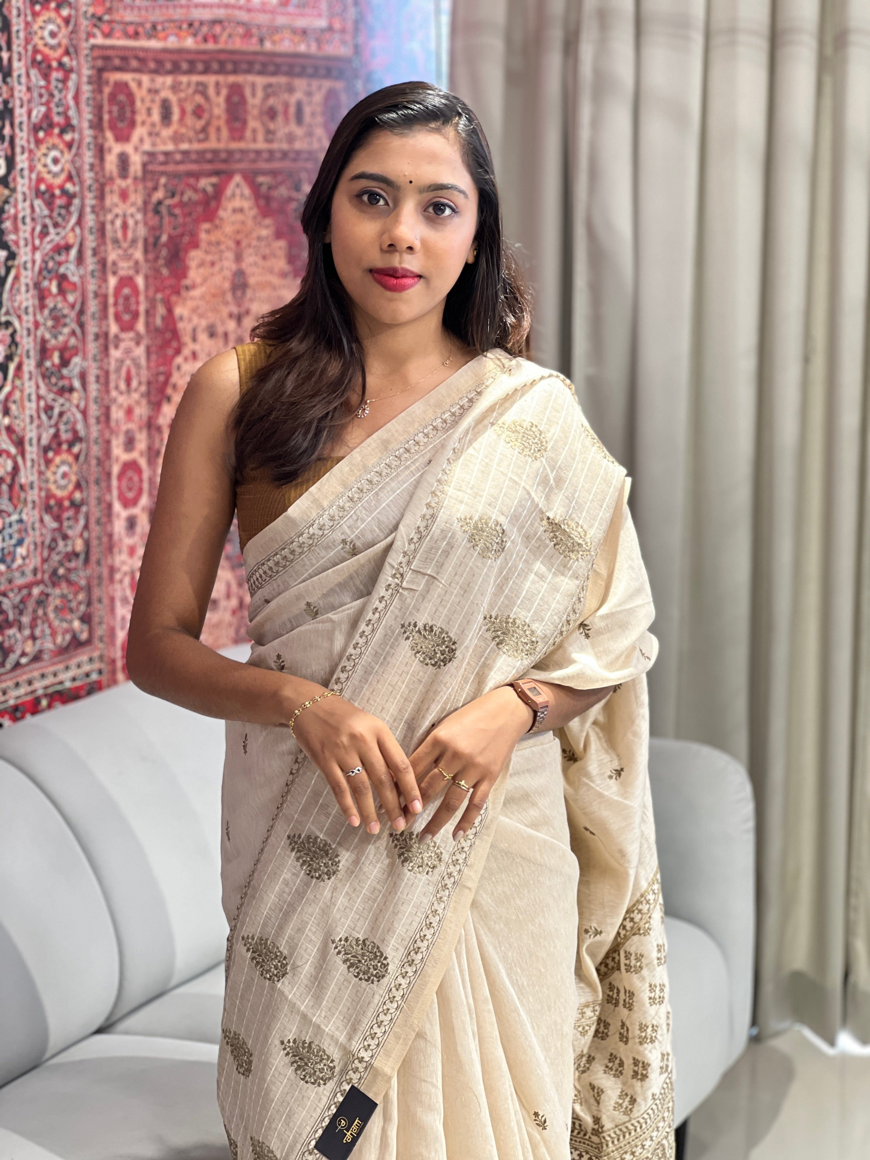 Computerized Embroidery Detailed Linen Saree | SSN302