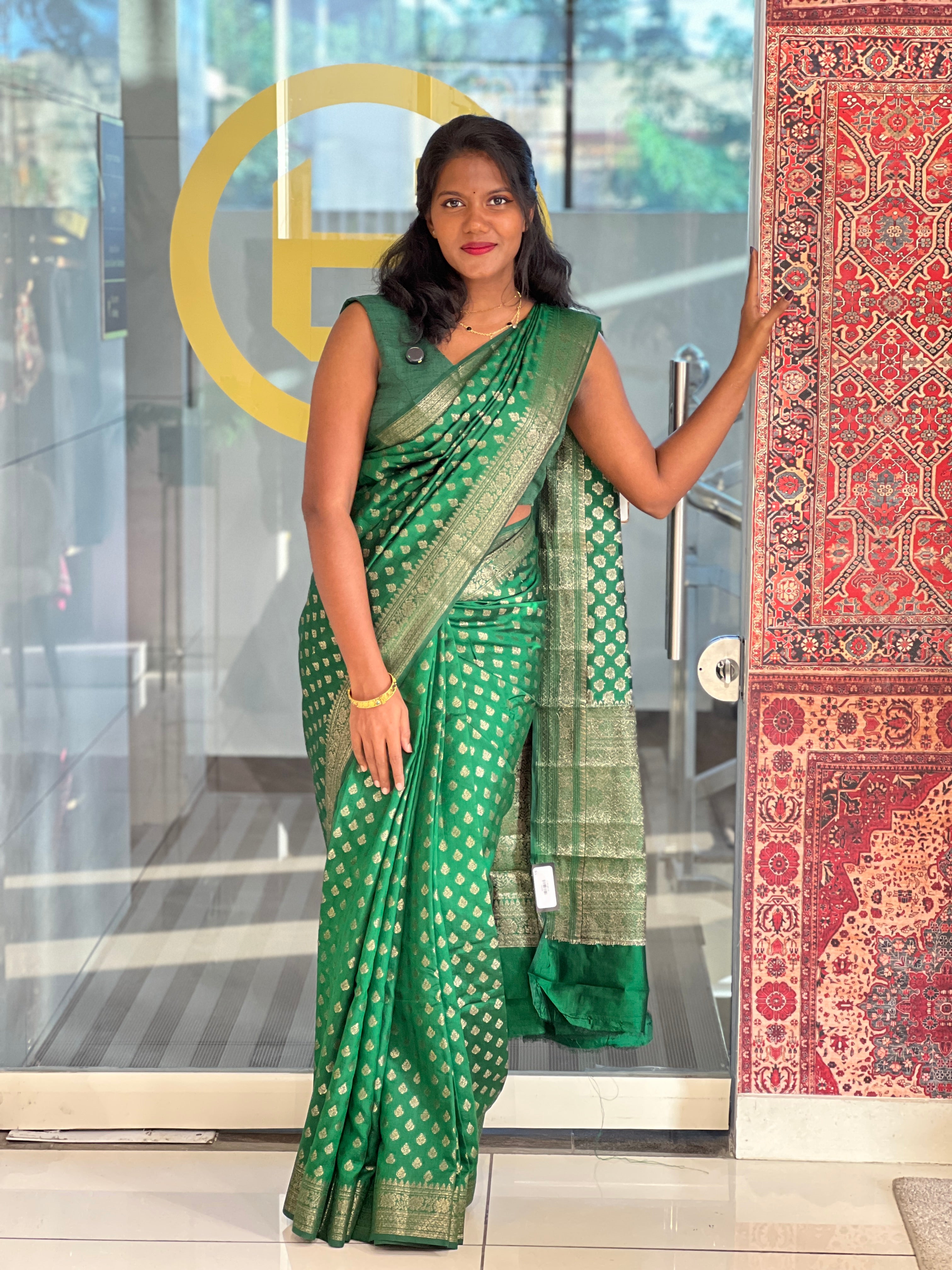 Golden Zari With Thread Weaved Banarasi Silk Saree | YNG596