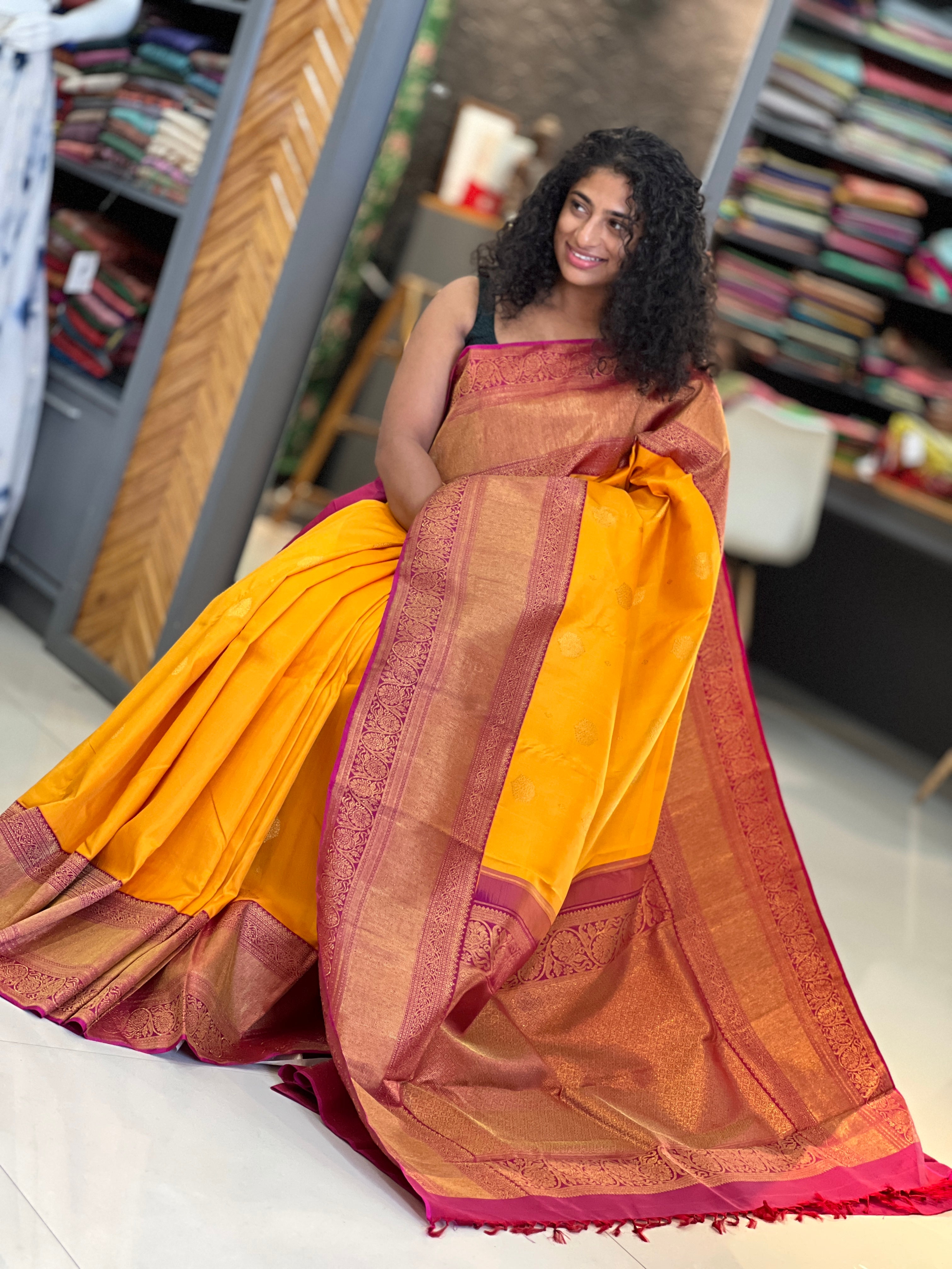 Traditional Zari Weaved Kanchipuram Saree | AK141