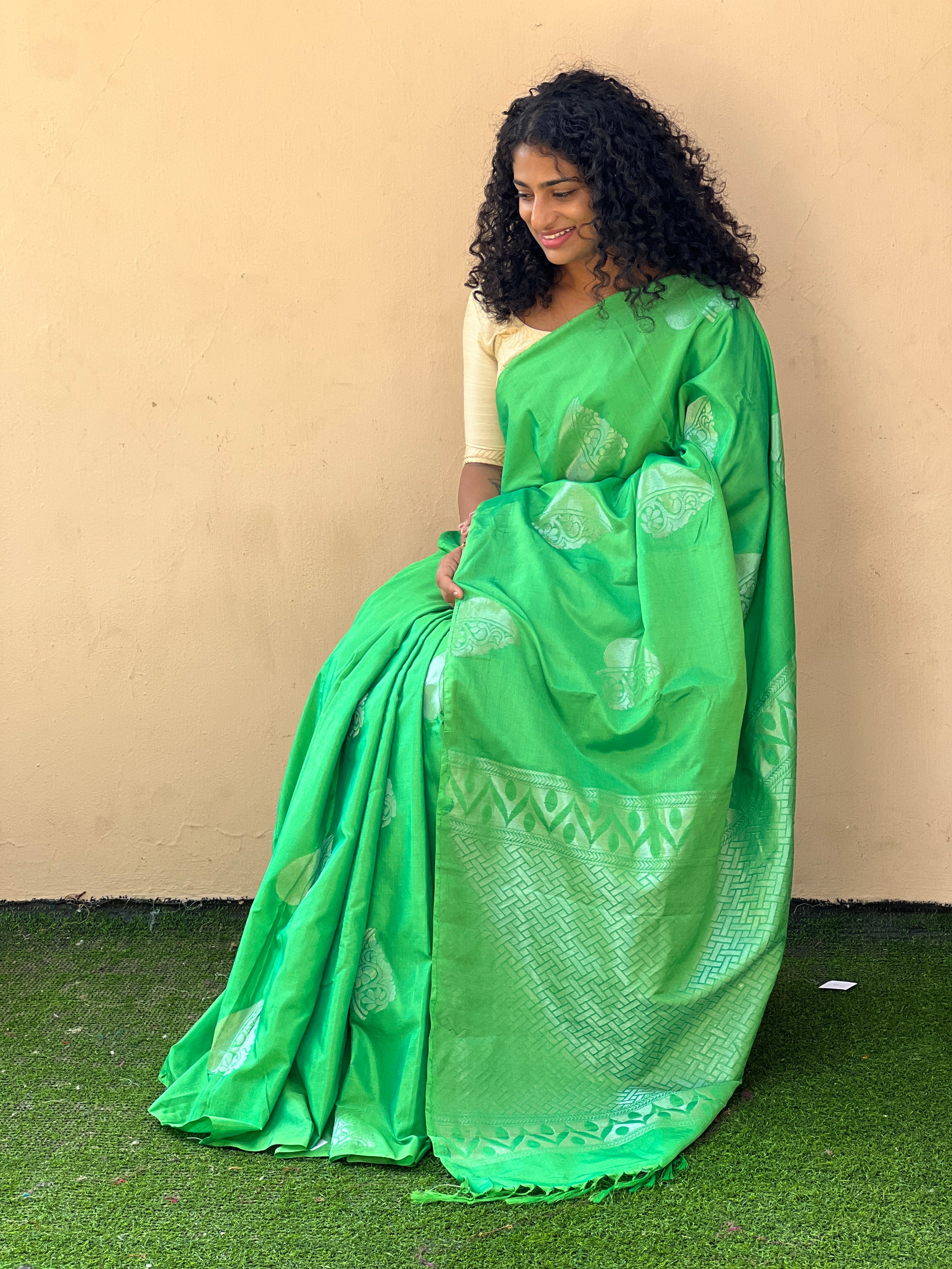 Silver Zari Woven Motif Semi Silk Saree | AHD1774