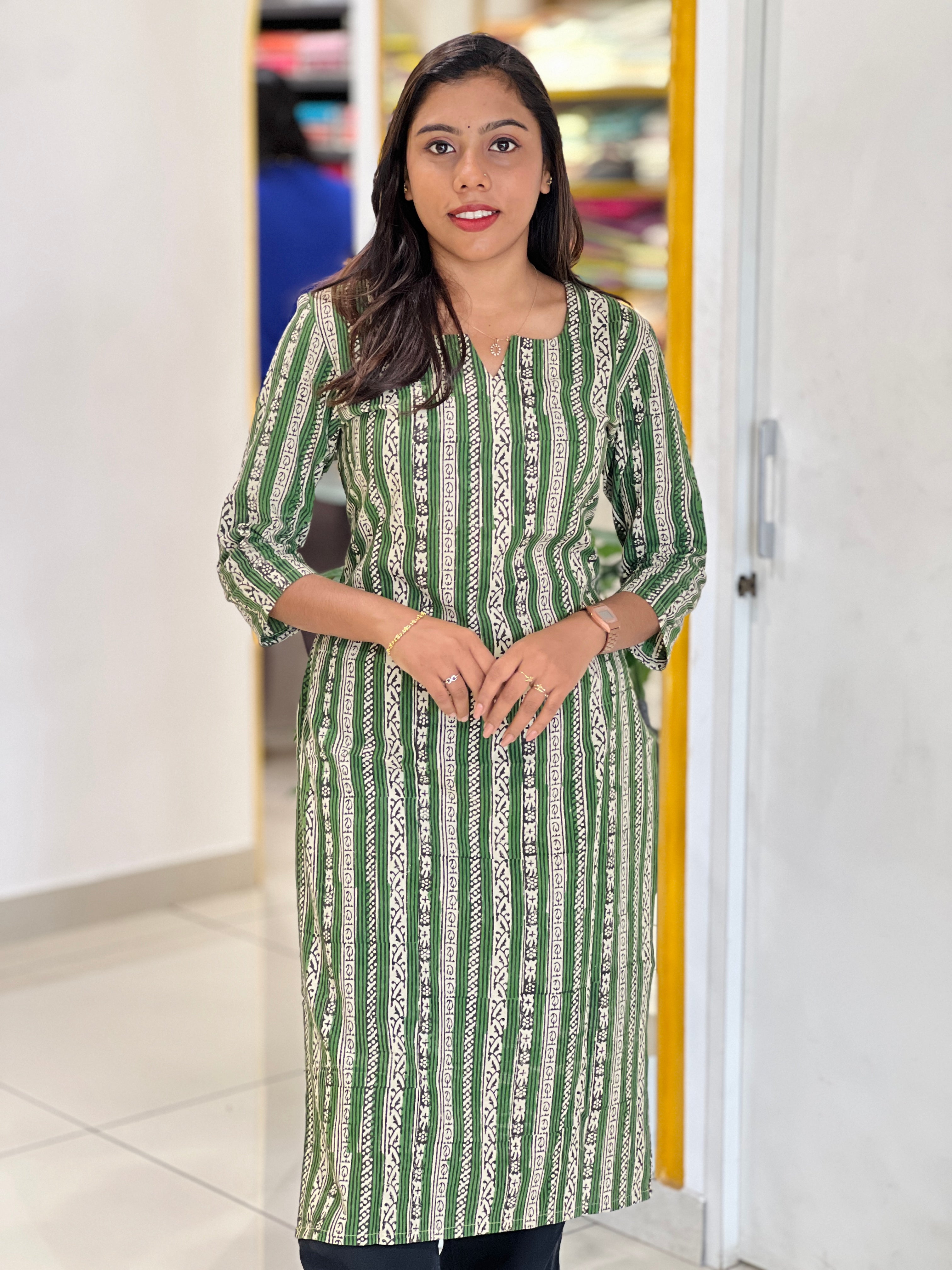 Printed With Stripes Detailing Cotton Kurta | DNT819