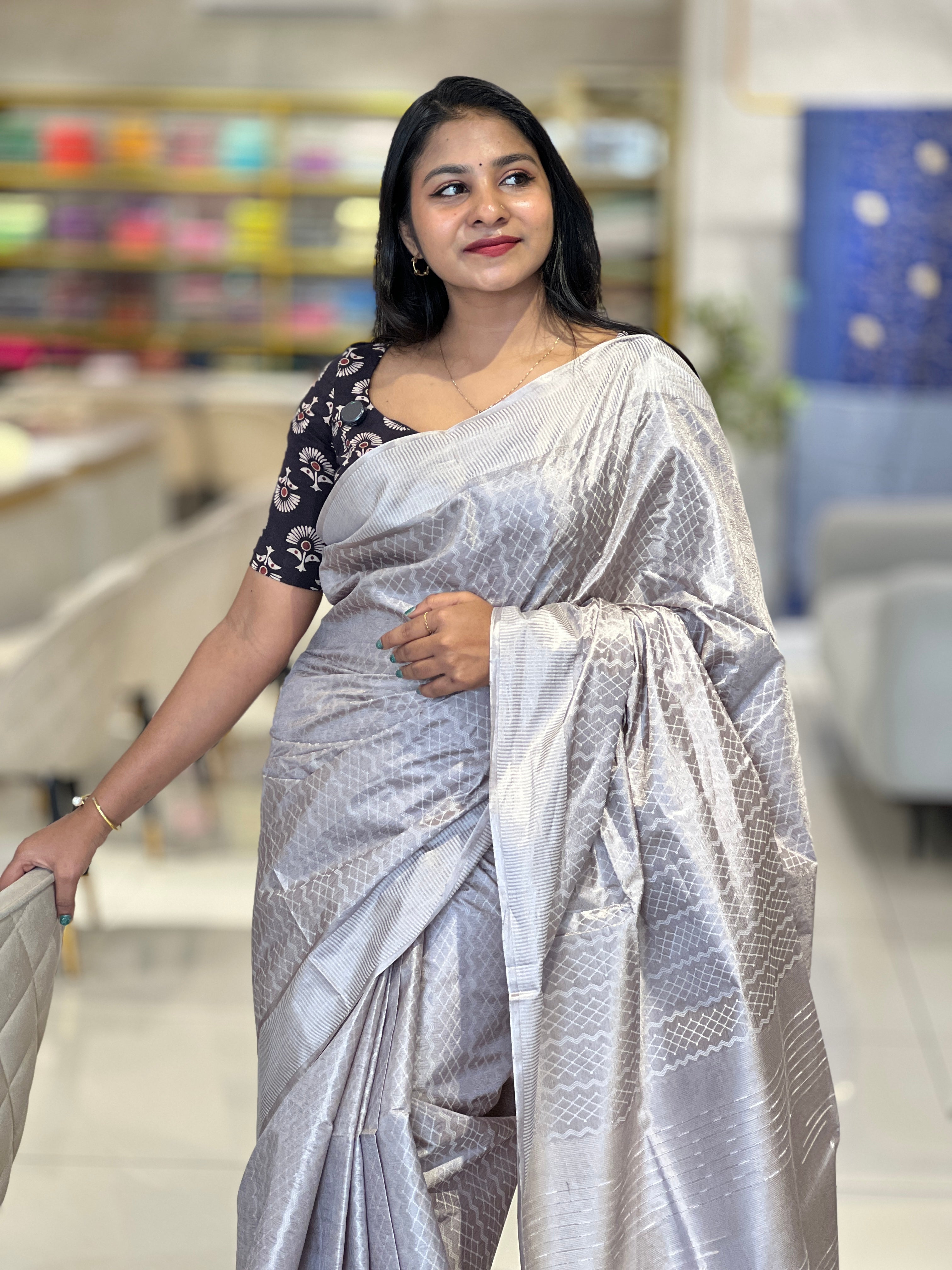 Thread Weaving Geometric Patterned Semi Tussar Saree | PNS164