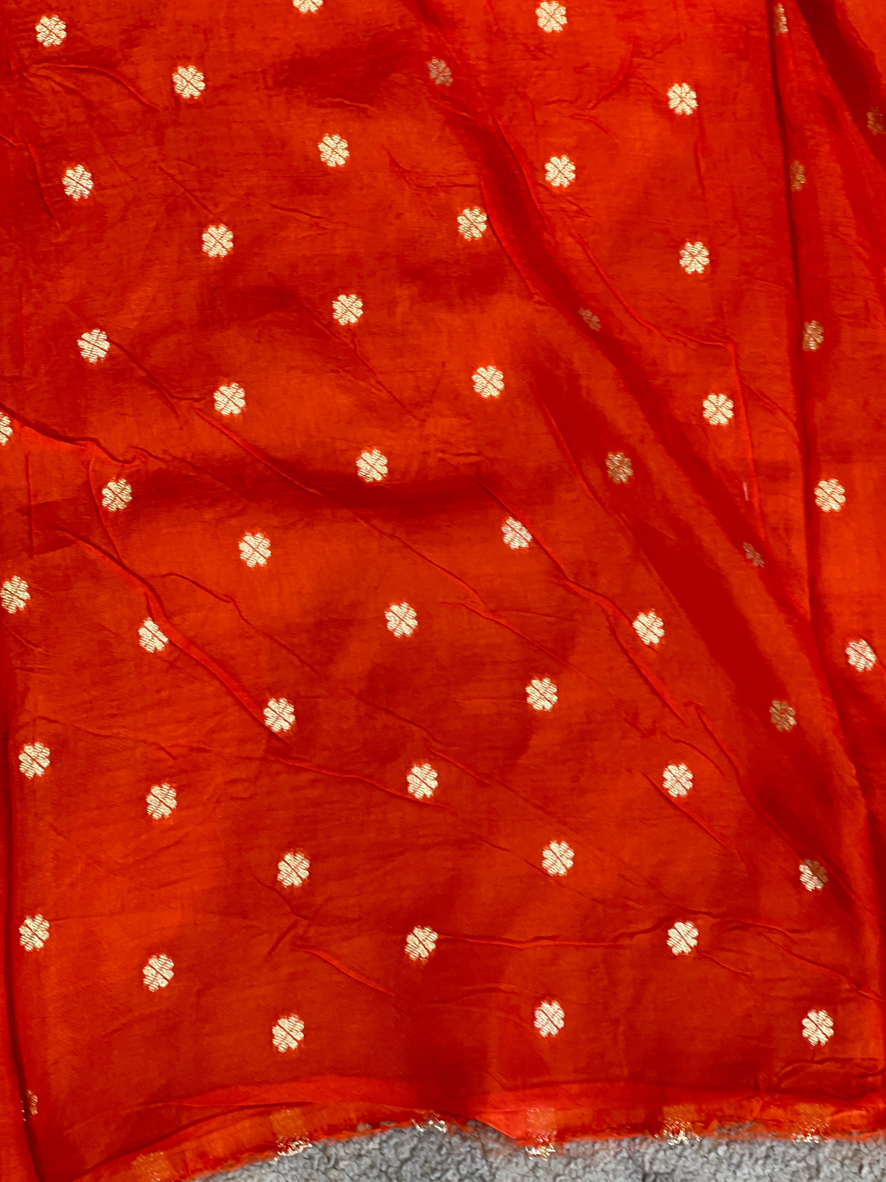 Zari Check Patterned Semi Banarasi Saree | NN359