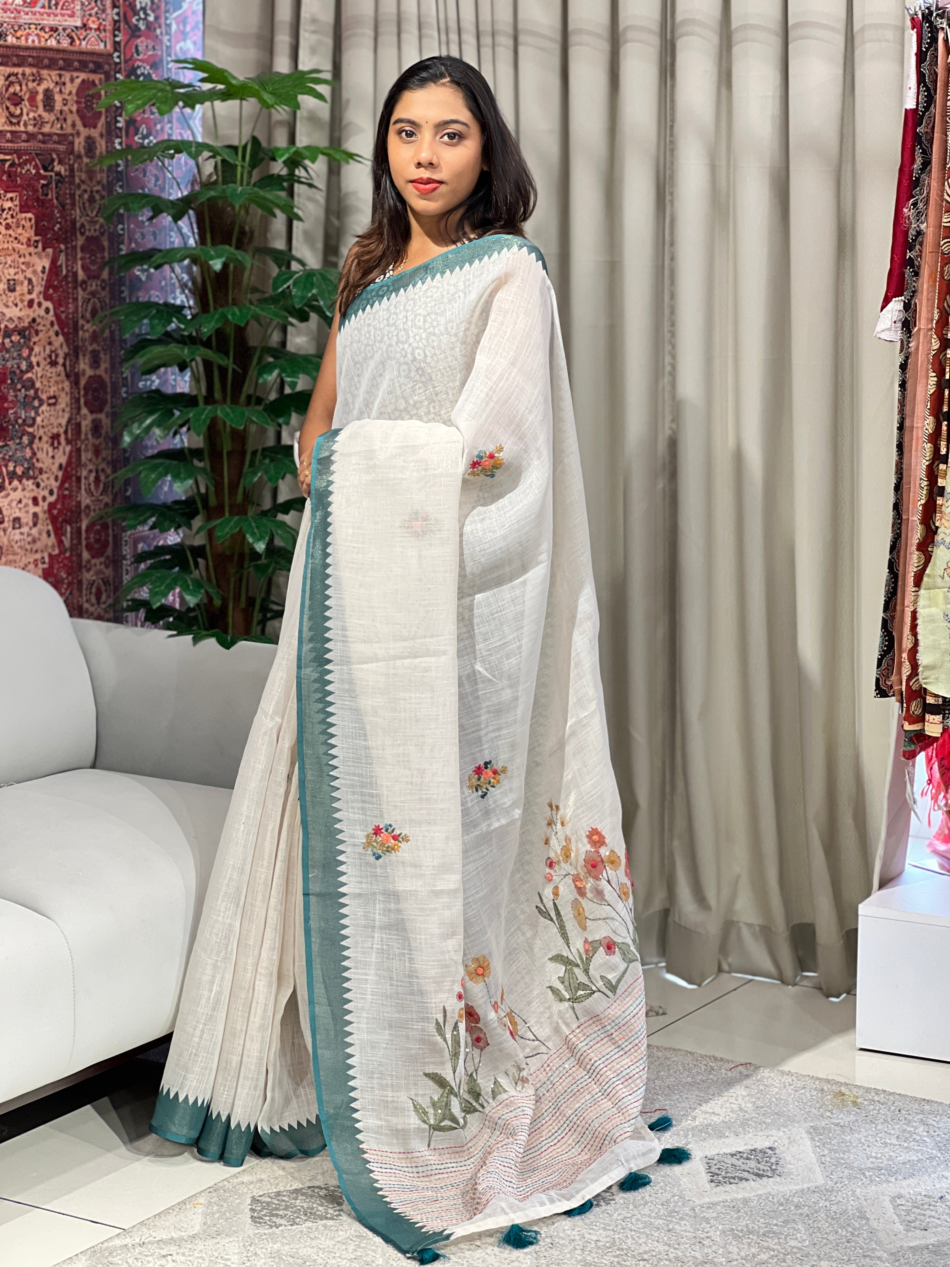 Embroidery Detailed Tissue Linen Saree | BLD1544