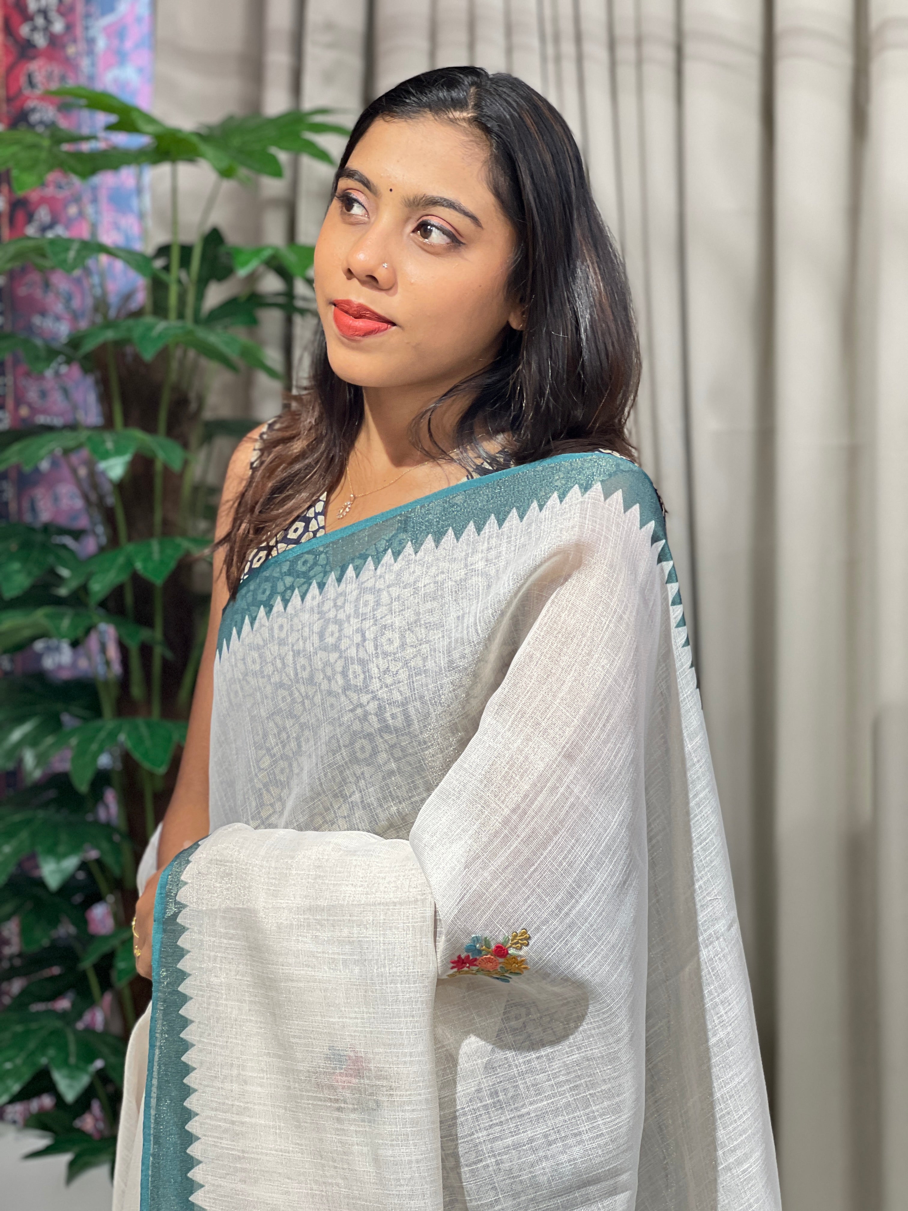 Embroidery Detailed Tissue Linen Saree | BLD1544