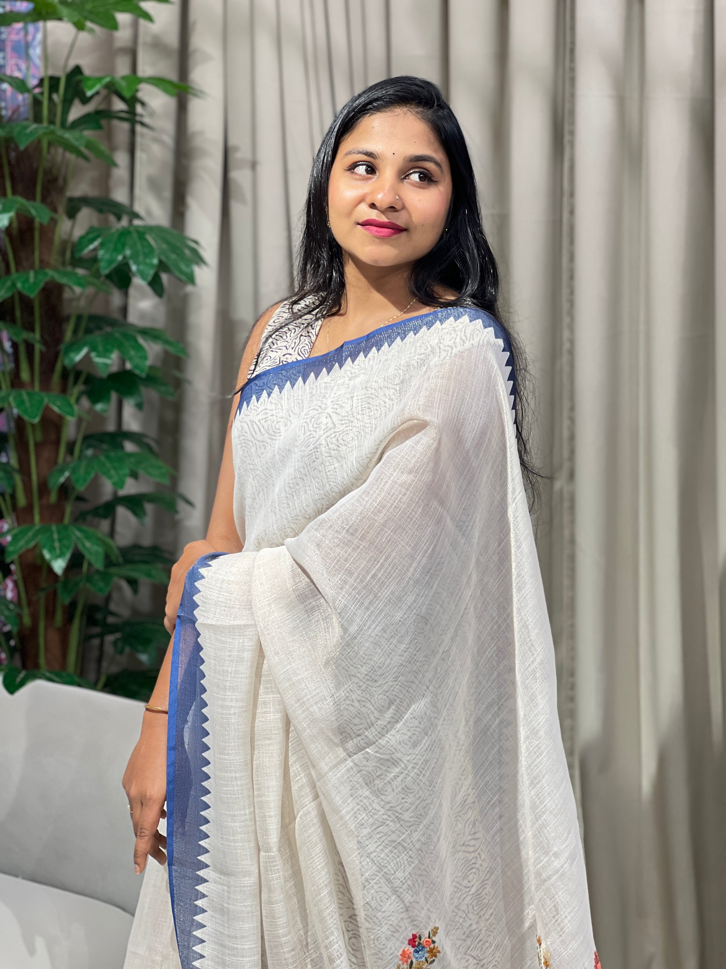 Embroidery Detailed Tissue Linen Saree | BLD1543