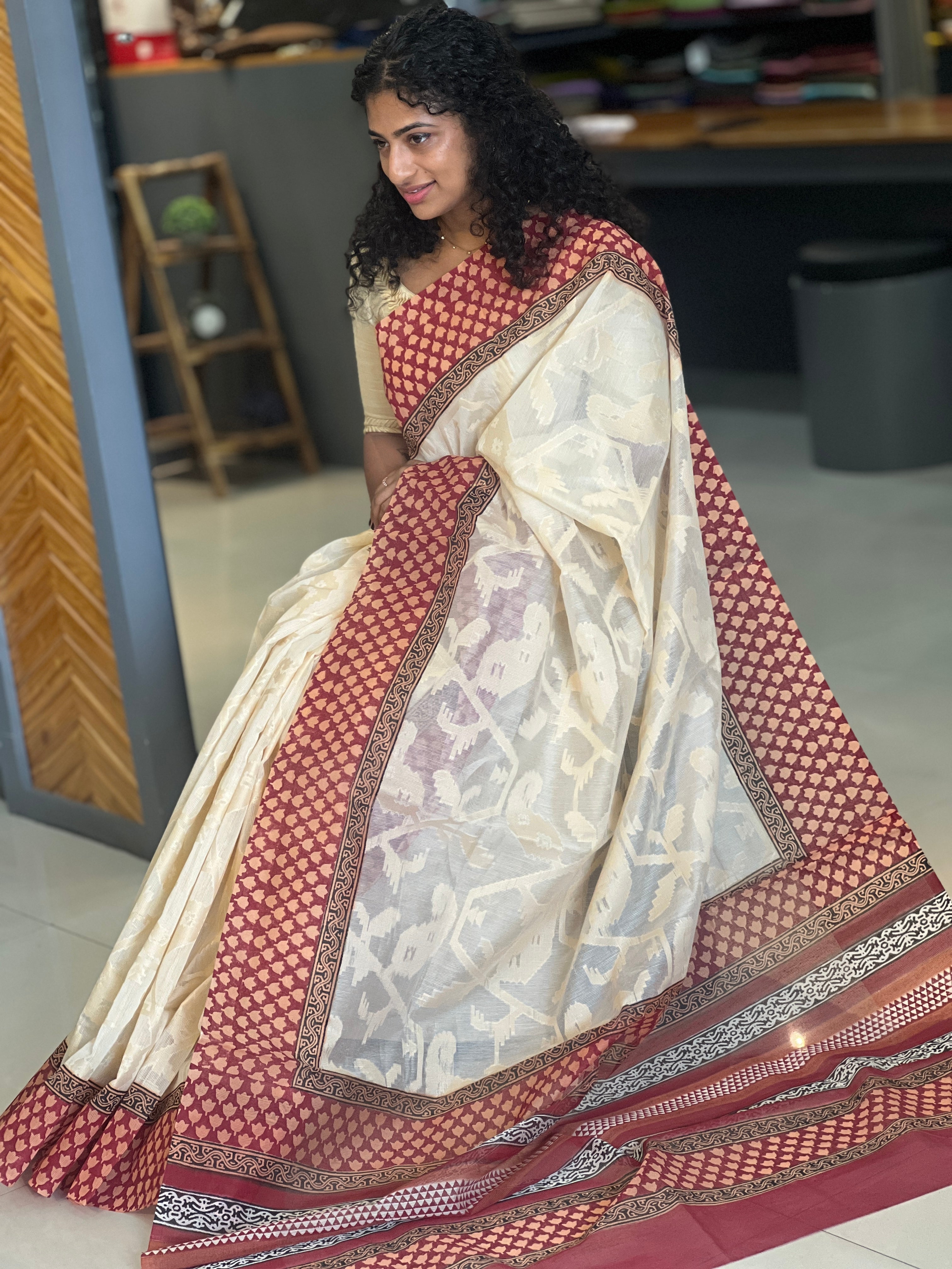 Jamdani Jacquard Weaved Super Net Kota Saree | RR188
