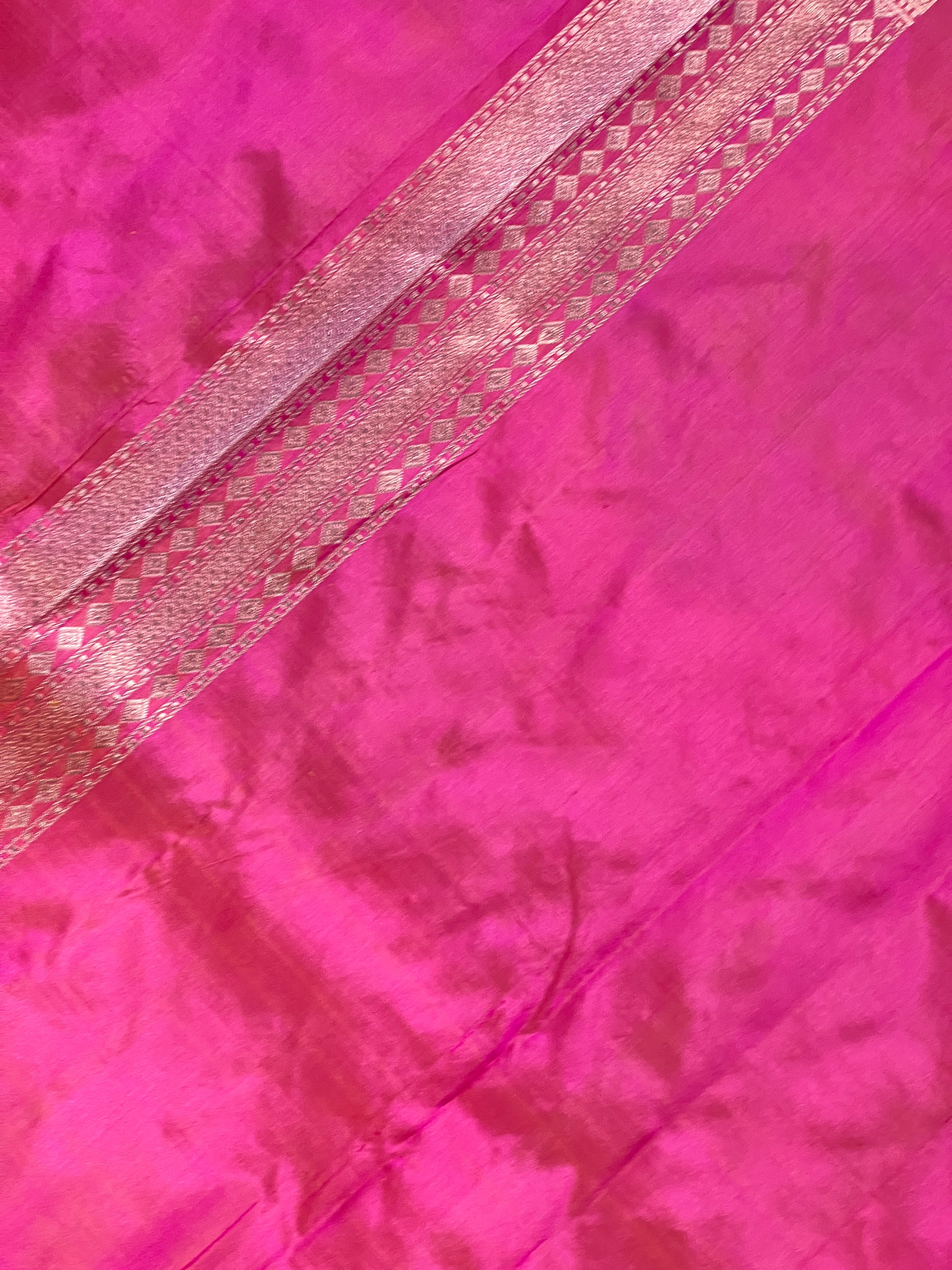 Zari Woven Pure Banarasi Saree | YNG613