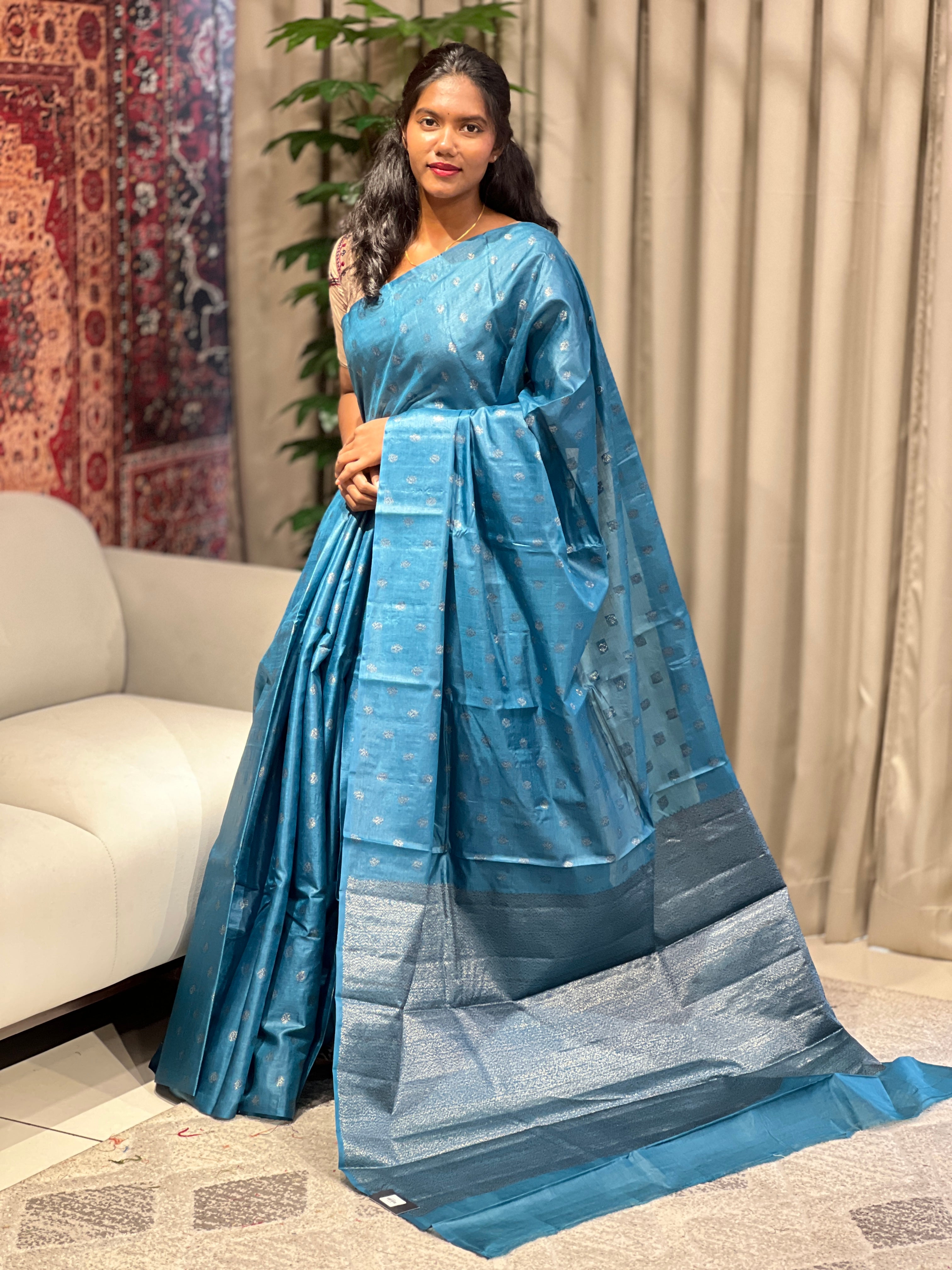 Black Yarns and Zari Woven Tussar Banarasi Saree | YNG627