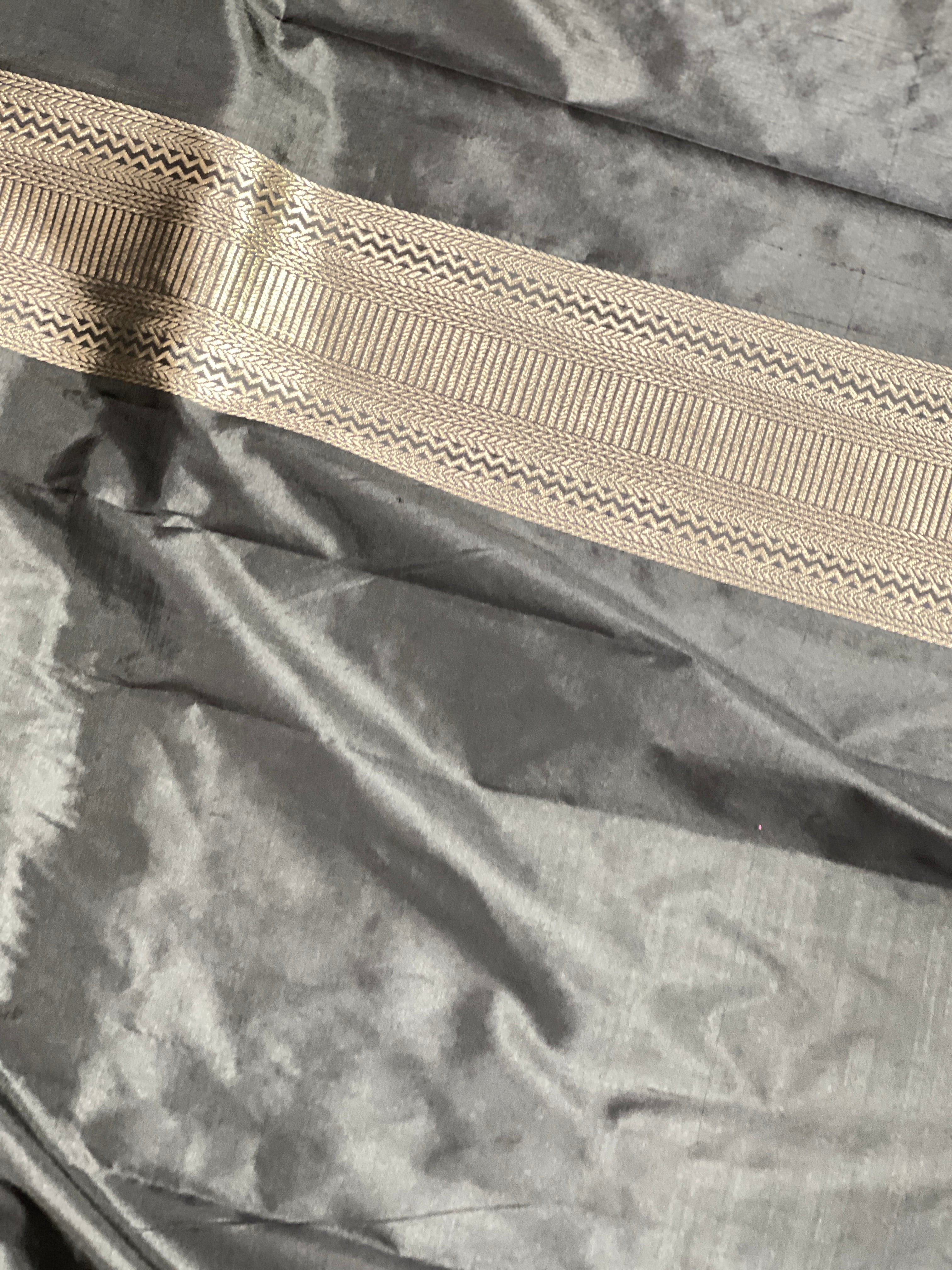 Zari Woven Banarasi Saree | YNG616