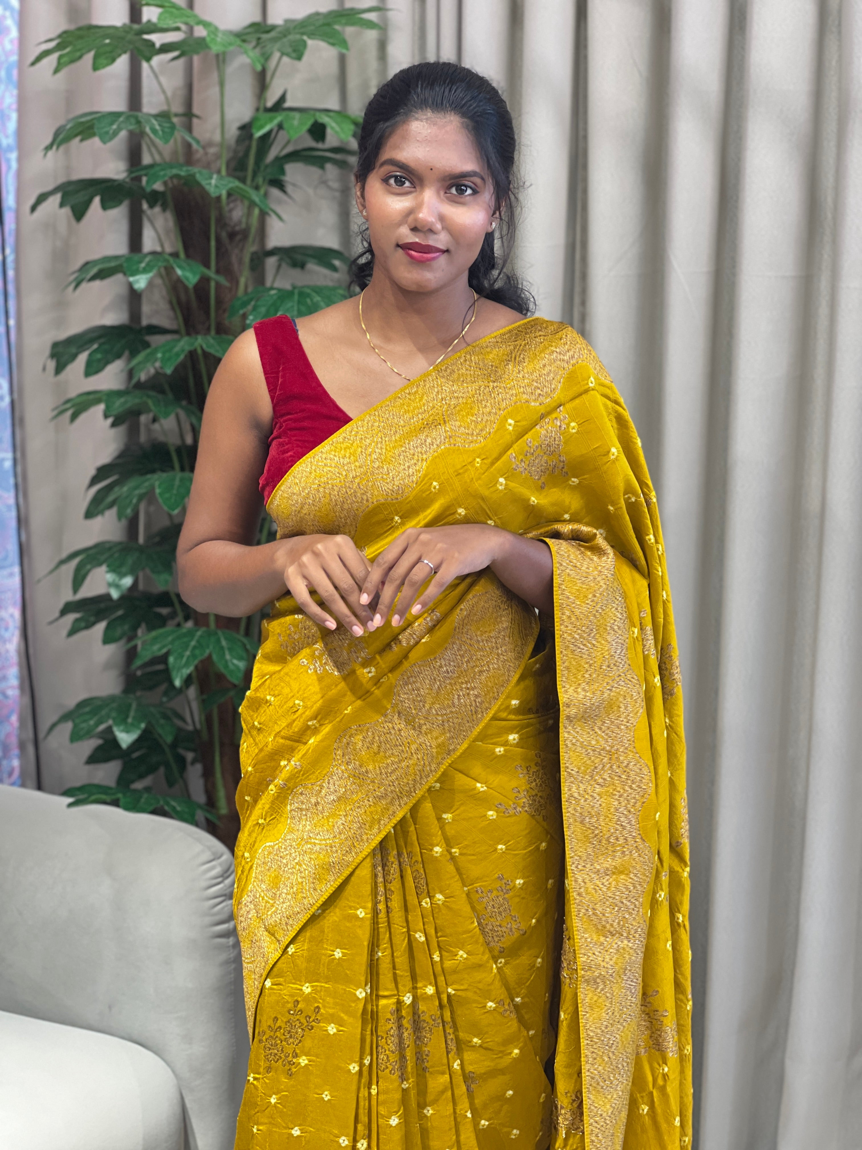 Thread and Zari Woven Banarasi Silk Saree | YNG651