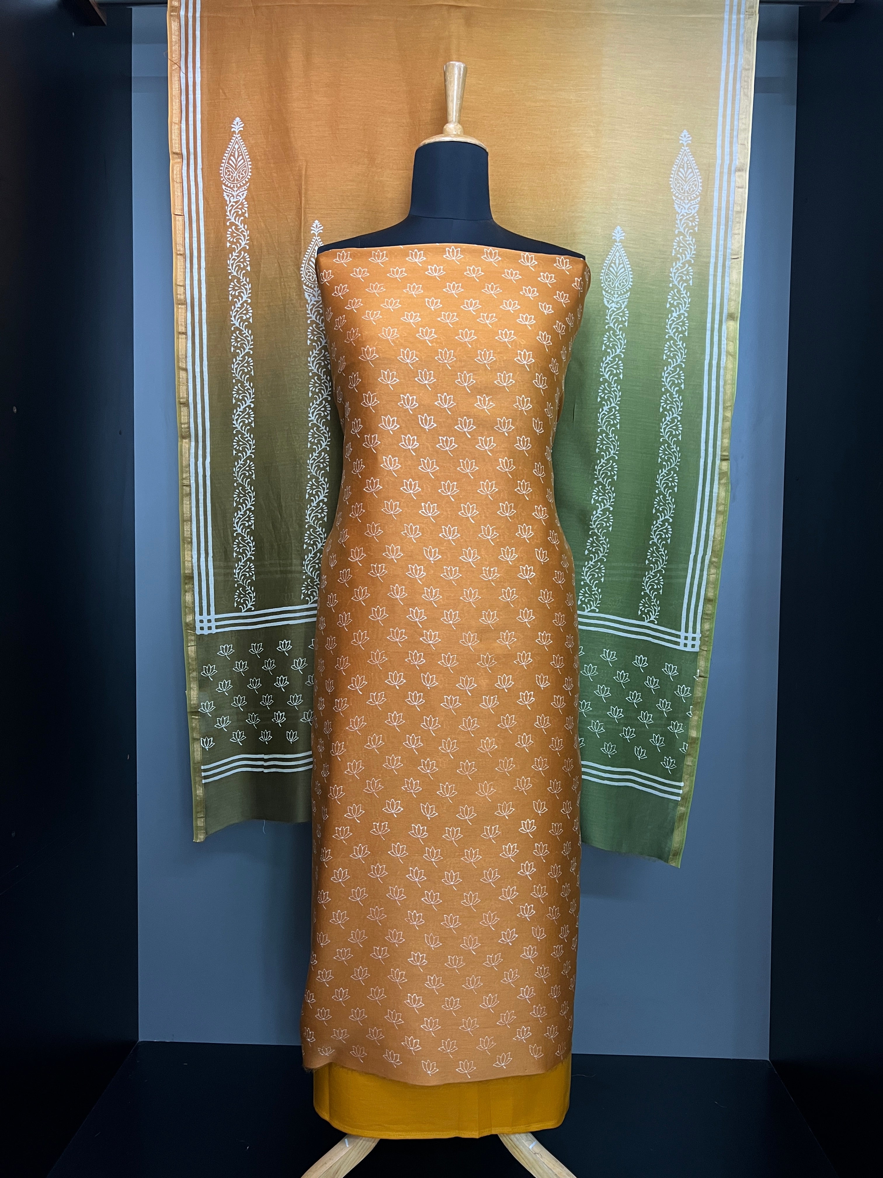 Lotus Print Patterned Chanderi Salwar Set | HE177