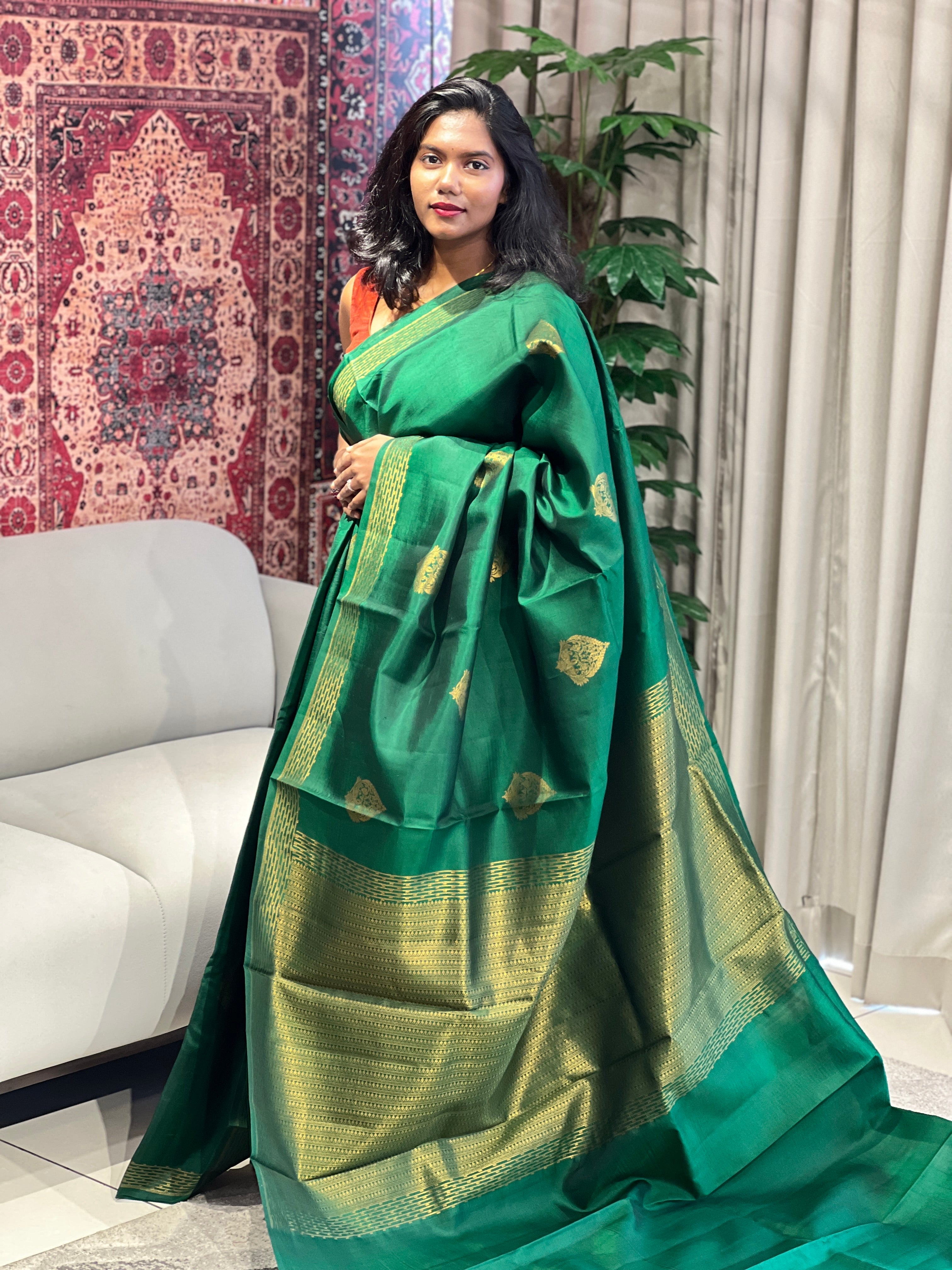 Thread & Zari Woven Butta Detailed Tussar Banarasi Silk Saree | YNG637