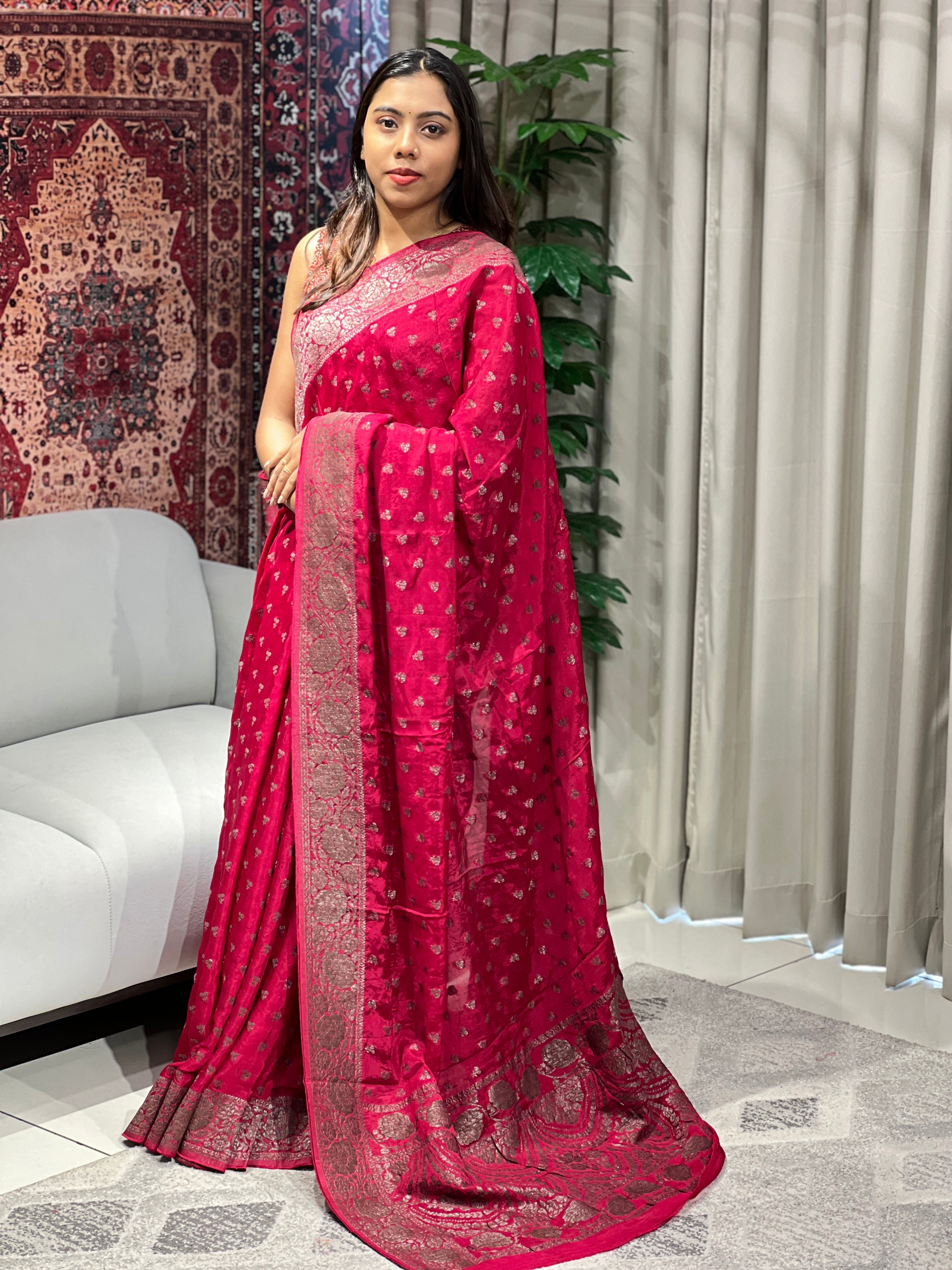Zari and Thread Woven Georgette Banarasi Saree | YNG648