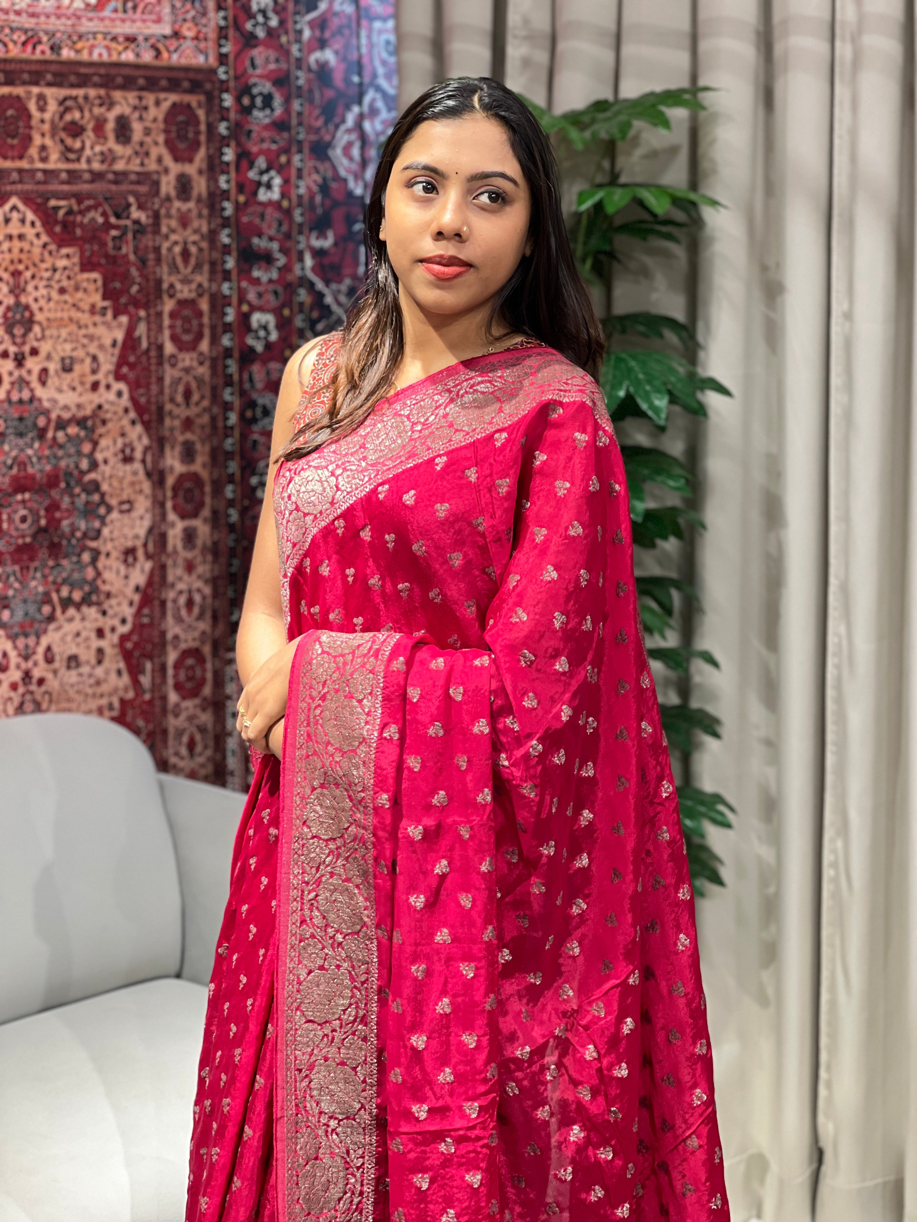 Zari and Thread Woven Georgette Banarasi Saree | YNG648