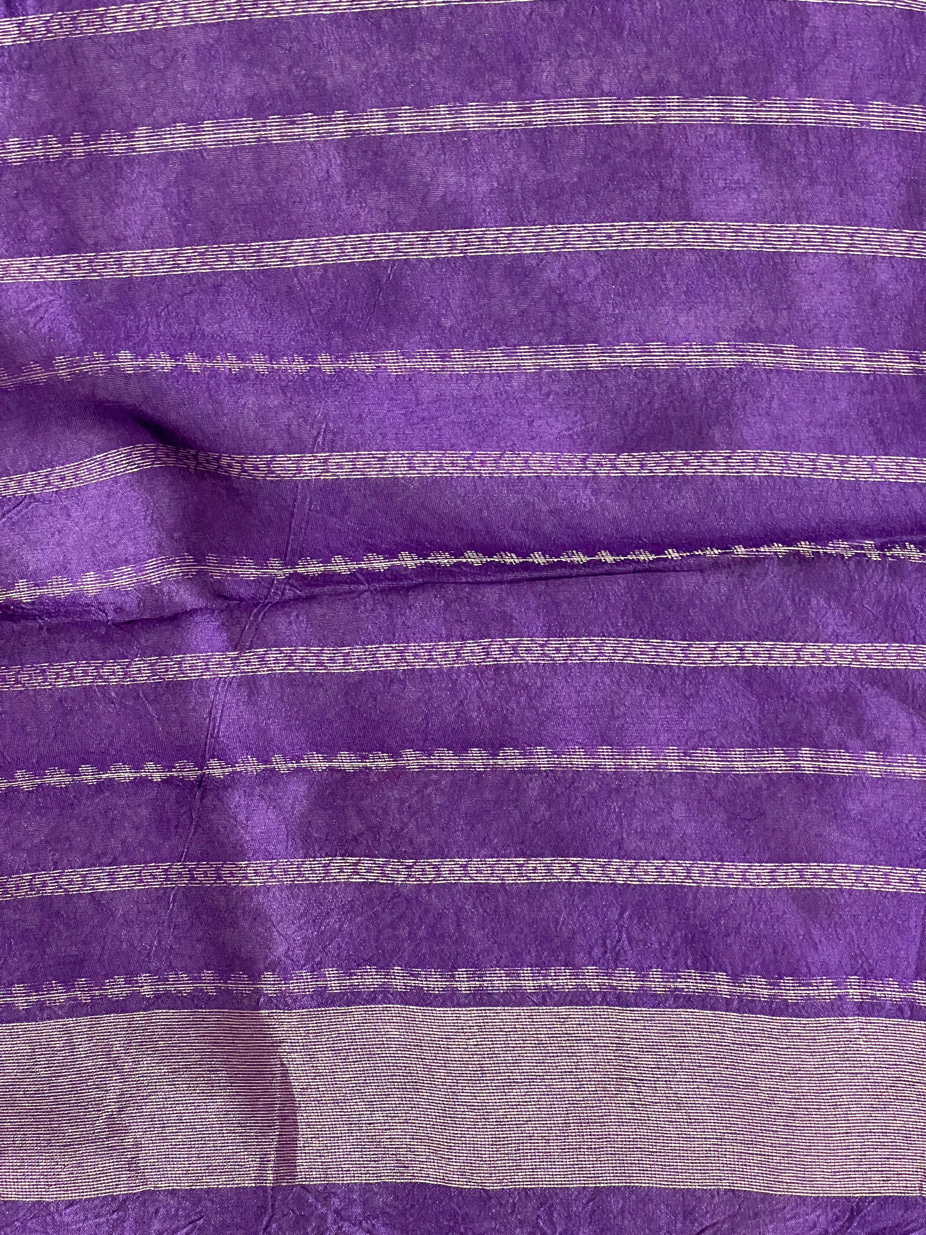 Zari Woven Geometric Patterned Banarasi Silk | YNG640