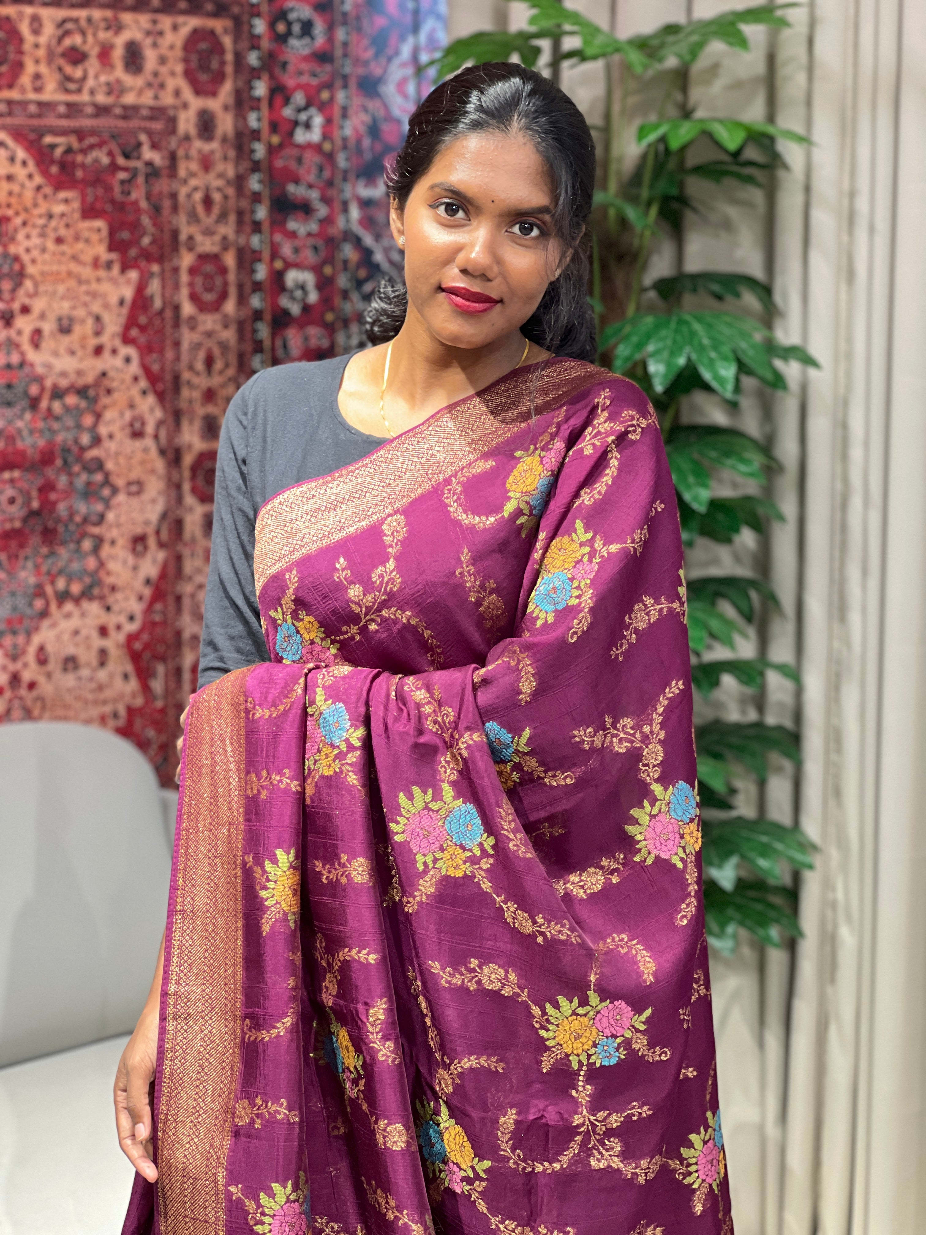 Zari & Thread Woven Banarasi Silk Saree | YNG668