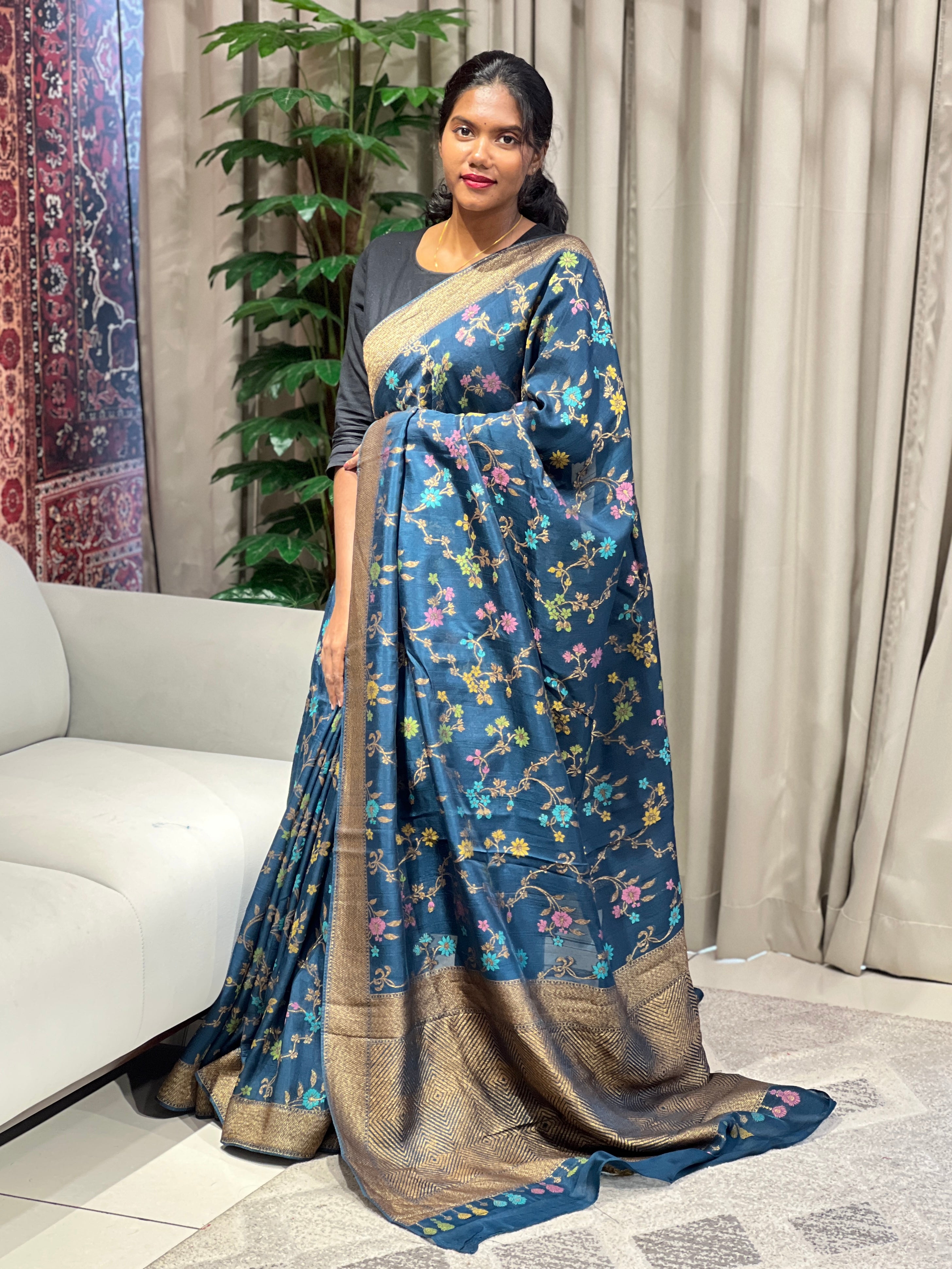 Zari & Thread Woven Banarasi Silk Saree | YNG666