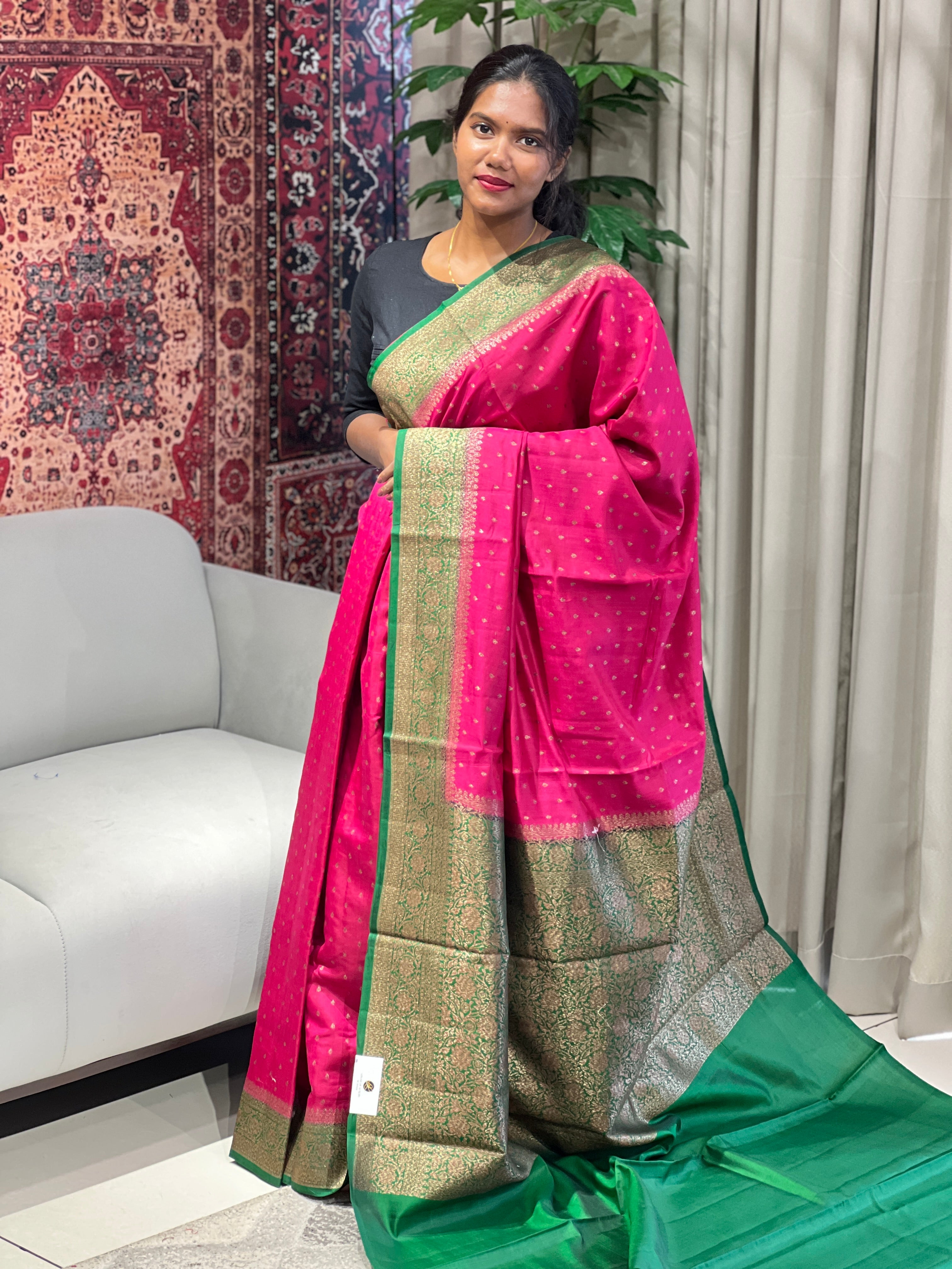 Zari & Thread Woven Banarasi Saree  | YNG687