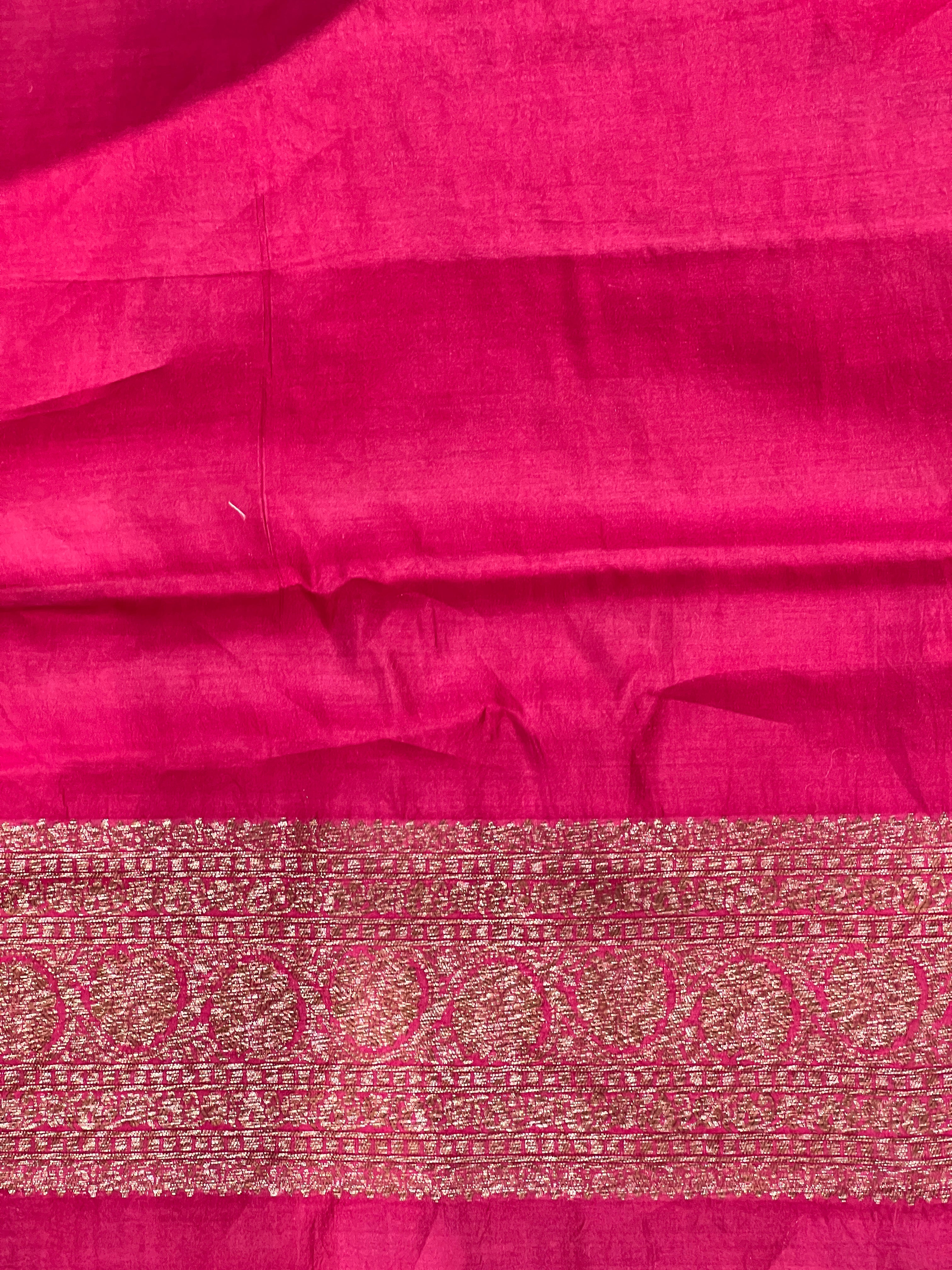 Zari & Thread Woven Banarasi Saree | YNG688