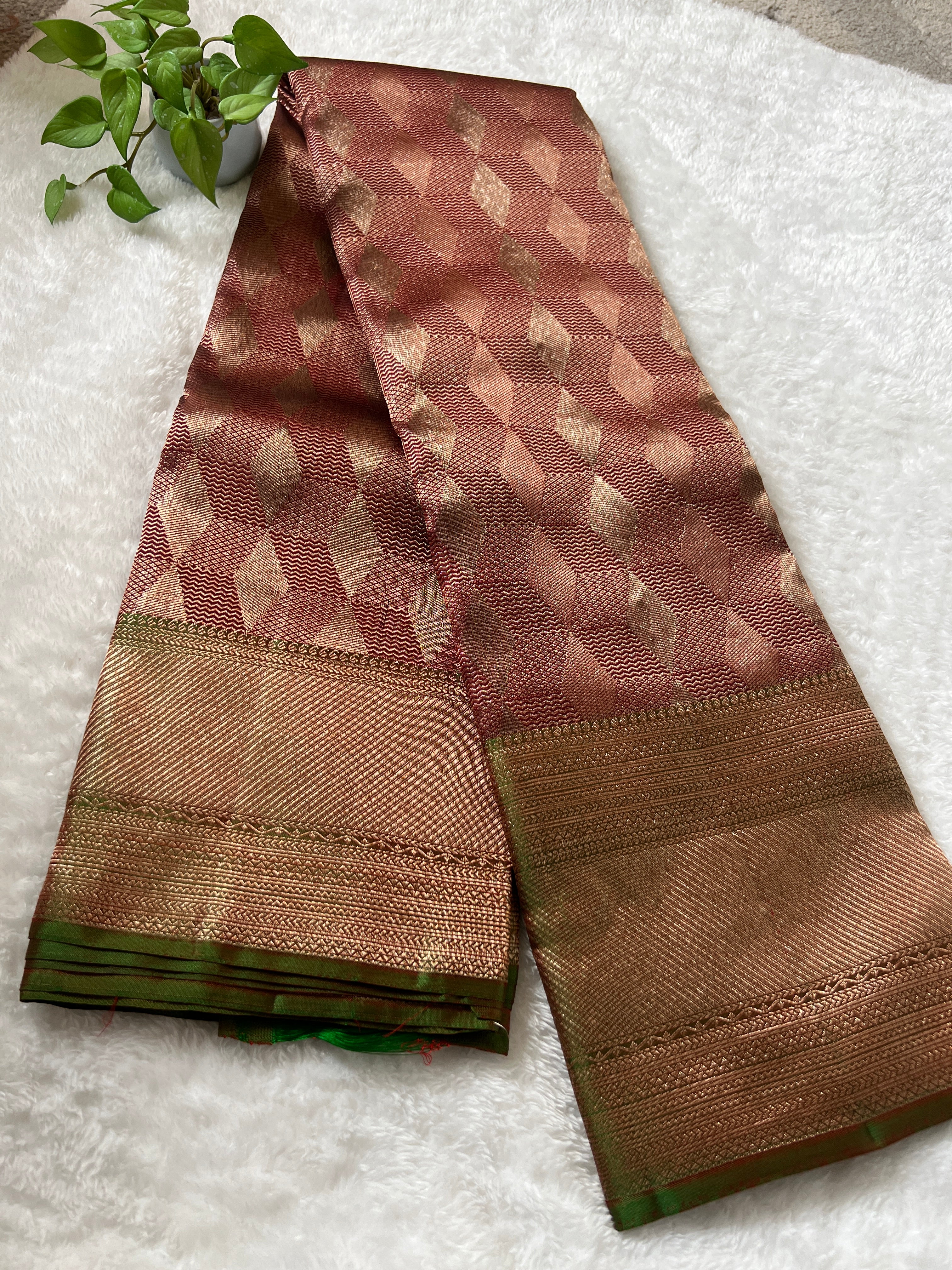 Geometric Patterned Kanchipuram Saree | OM163