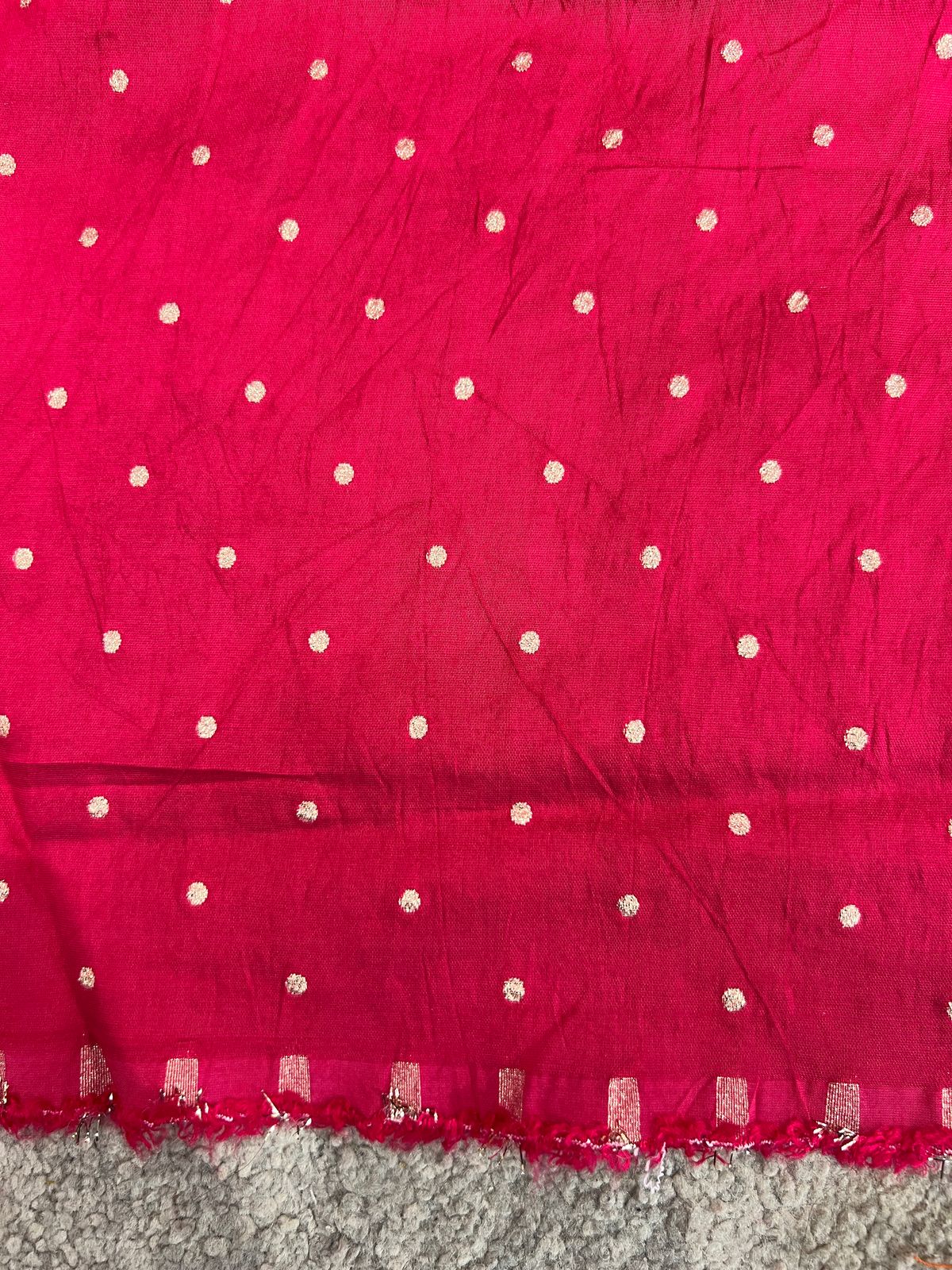 Diagonal Stripe Weaving Warm Silk Saree | SHC182