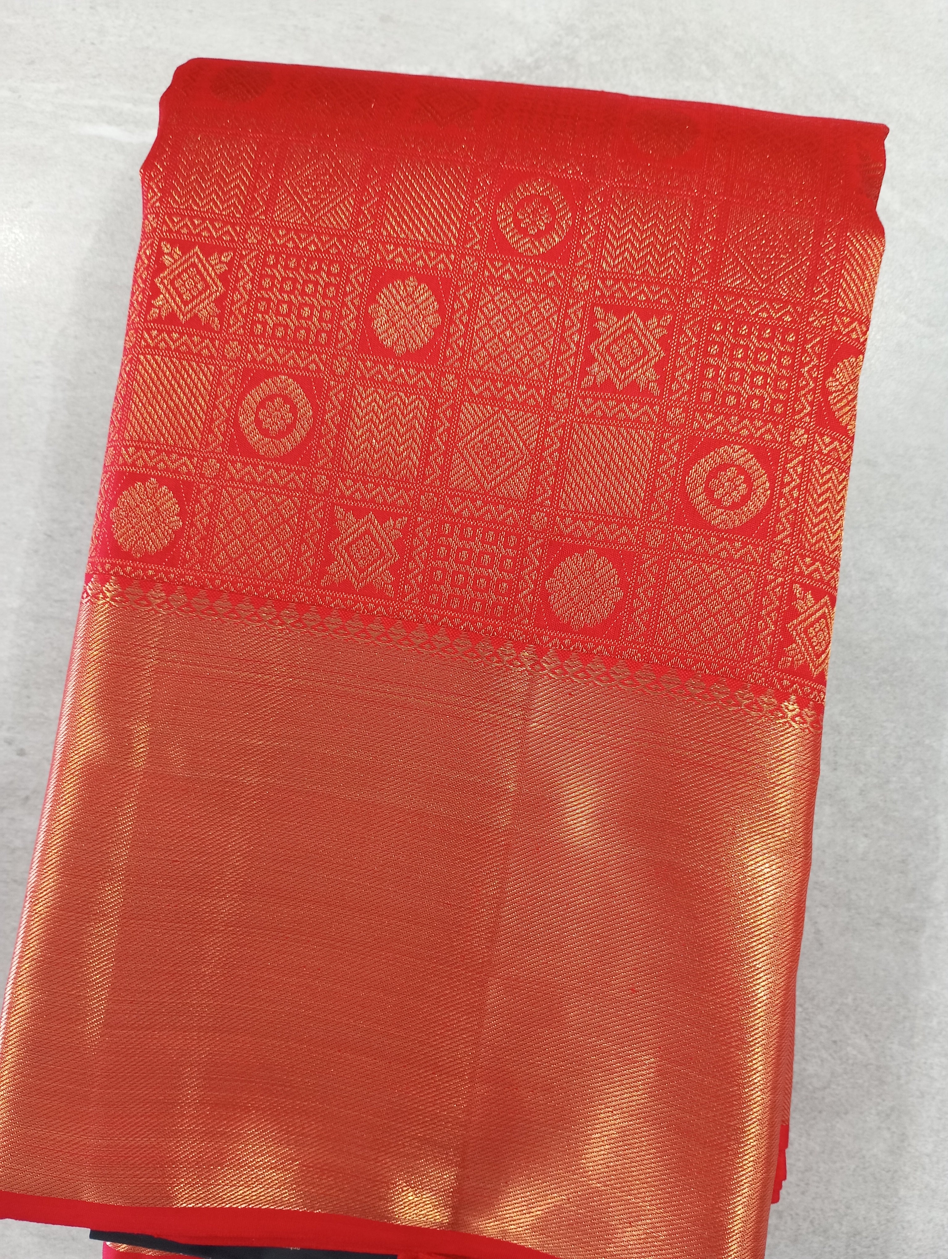 Traditional Handloom Check Weaving Patterned Kanchipuram Saree | SME210