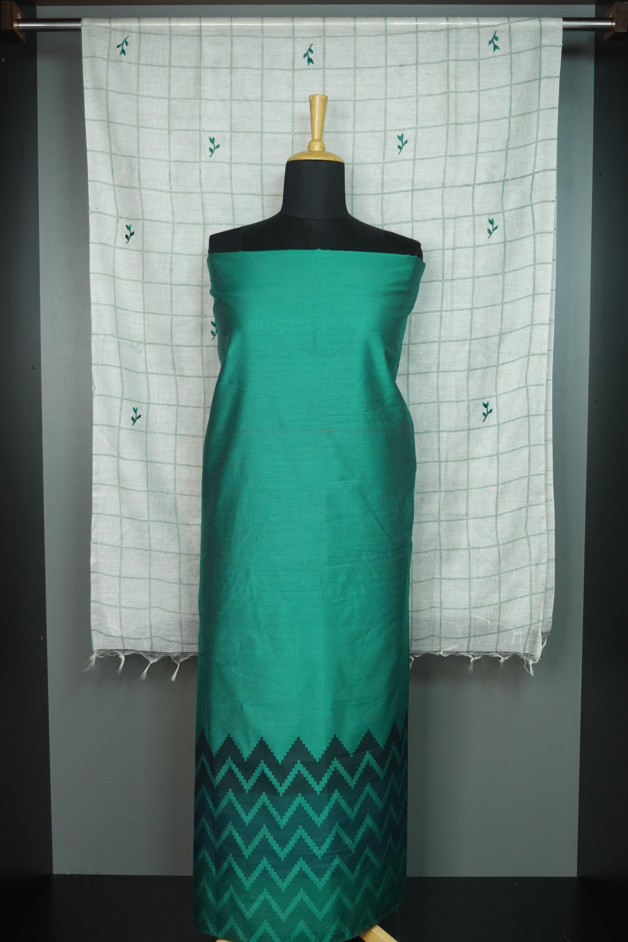 Screen Printed Slub Chanderi Finish Salwar Set | SS892