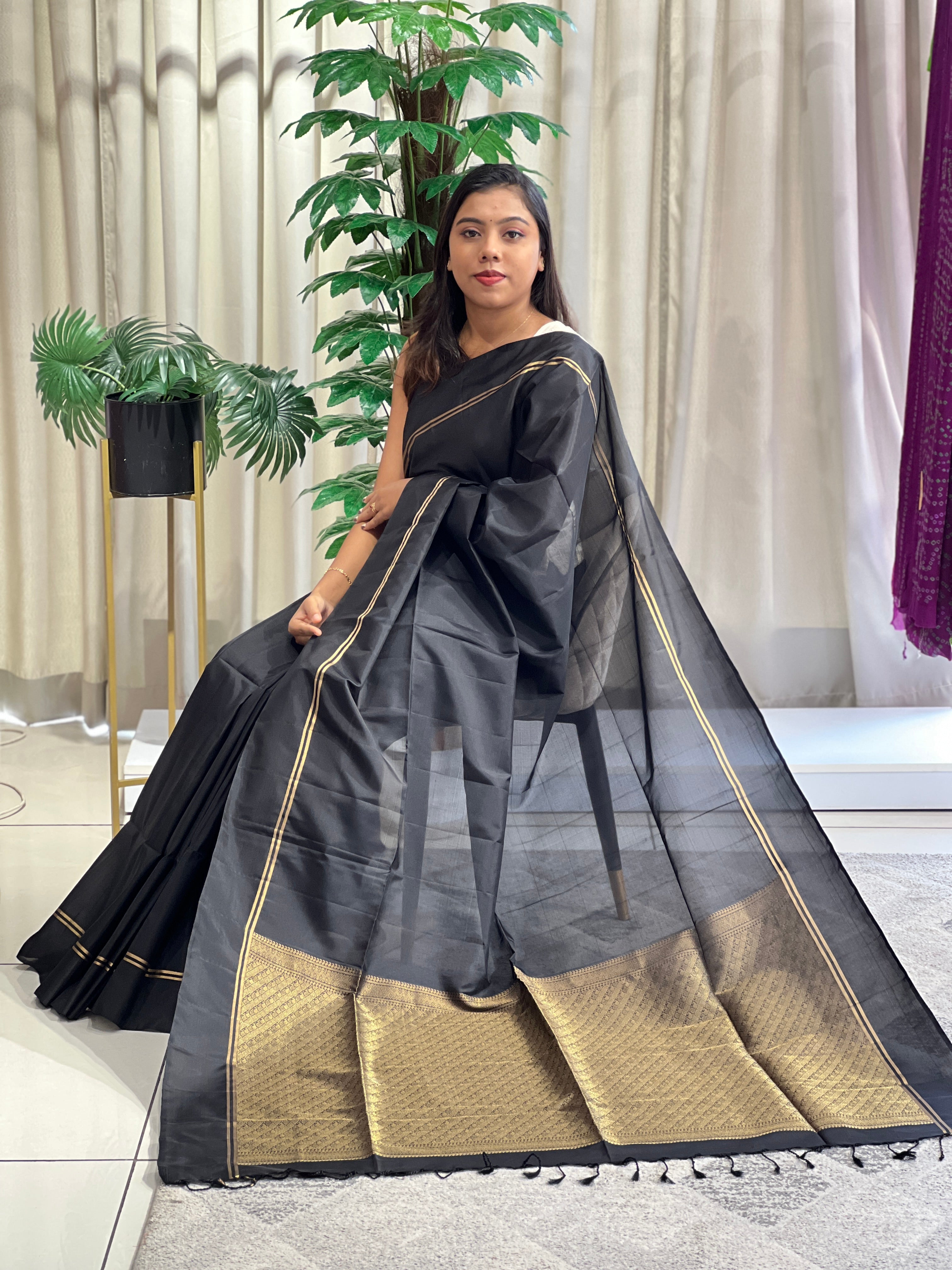 A smoothly draped saree, the result of a well-fitted petticoat underneath