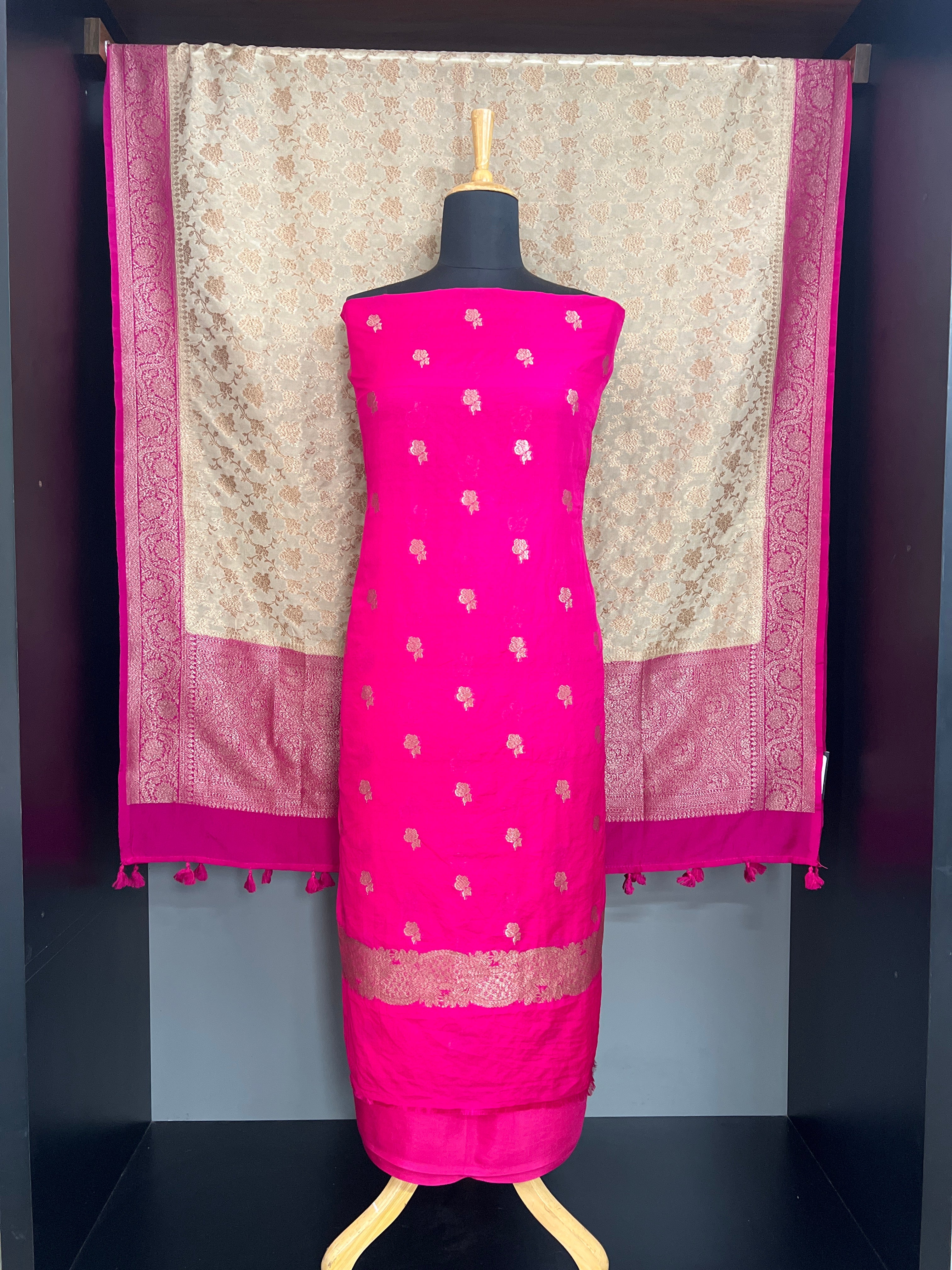 Banarasi Pattern Semi Silk Salwar Set | YNG1583