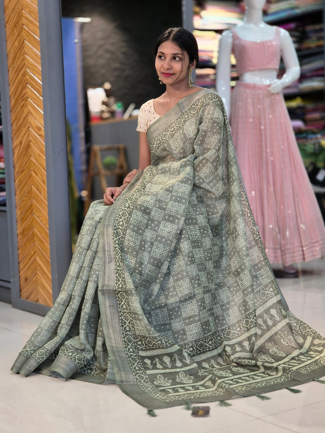 Geometrical Pattern Bhagalpuri Linen Saree | BLD256