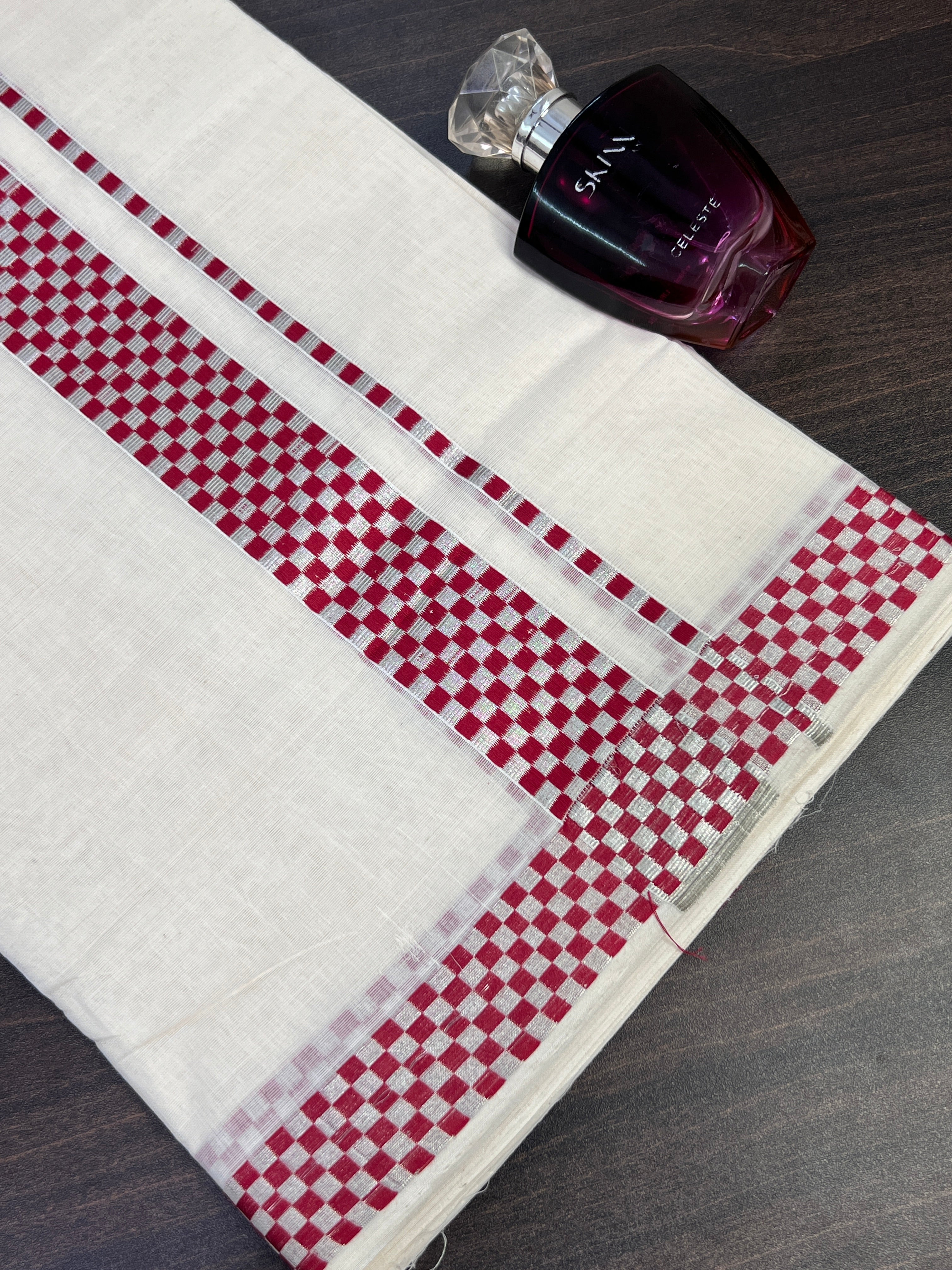 Jacquard Weaved Handloom Kerala Cotton Mundu | KL210