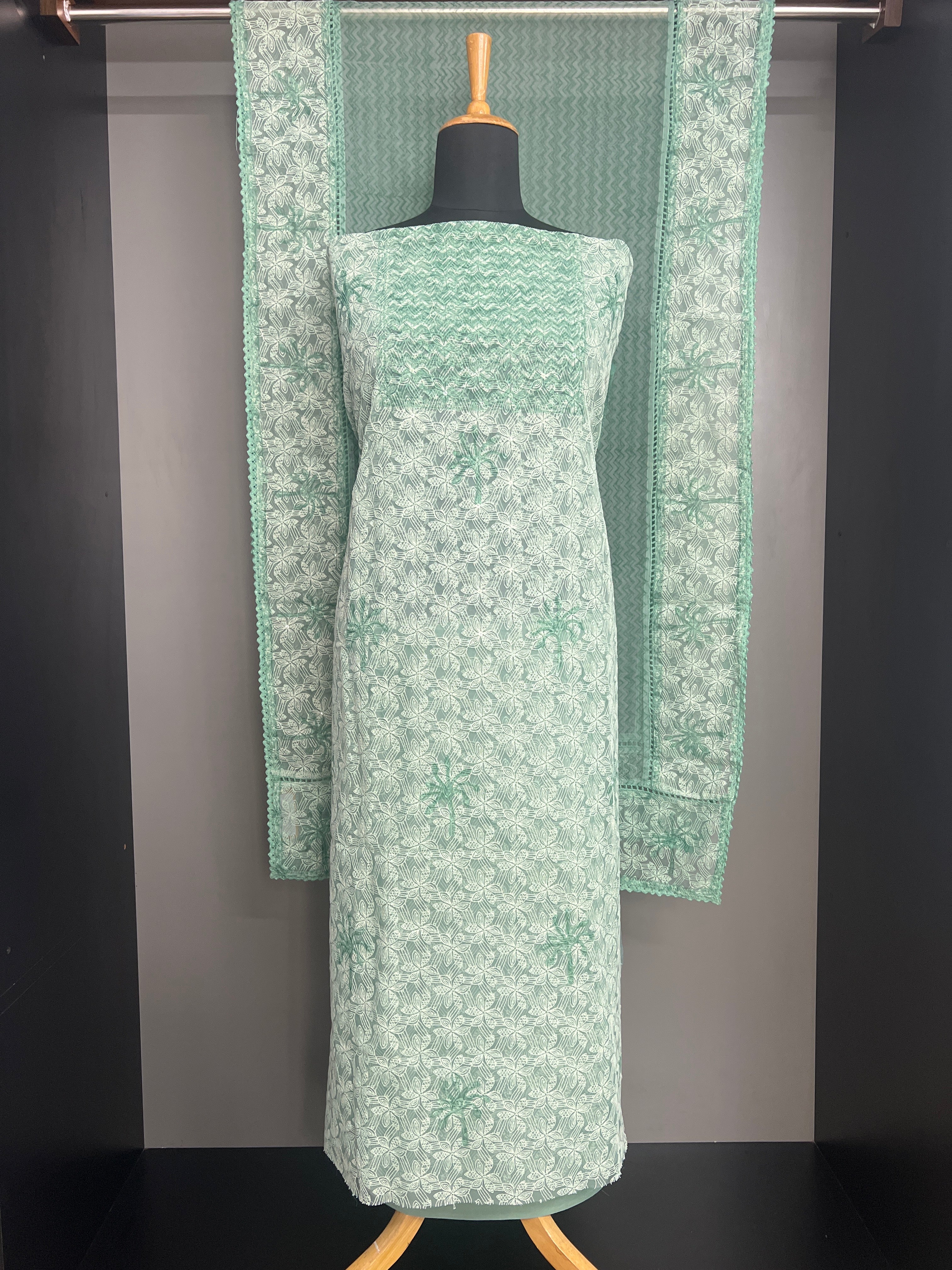 Tepchi Embroidered Organza Salwar Set | JSC687