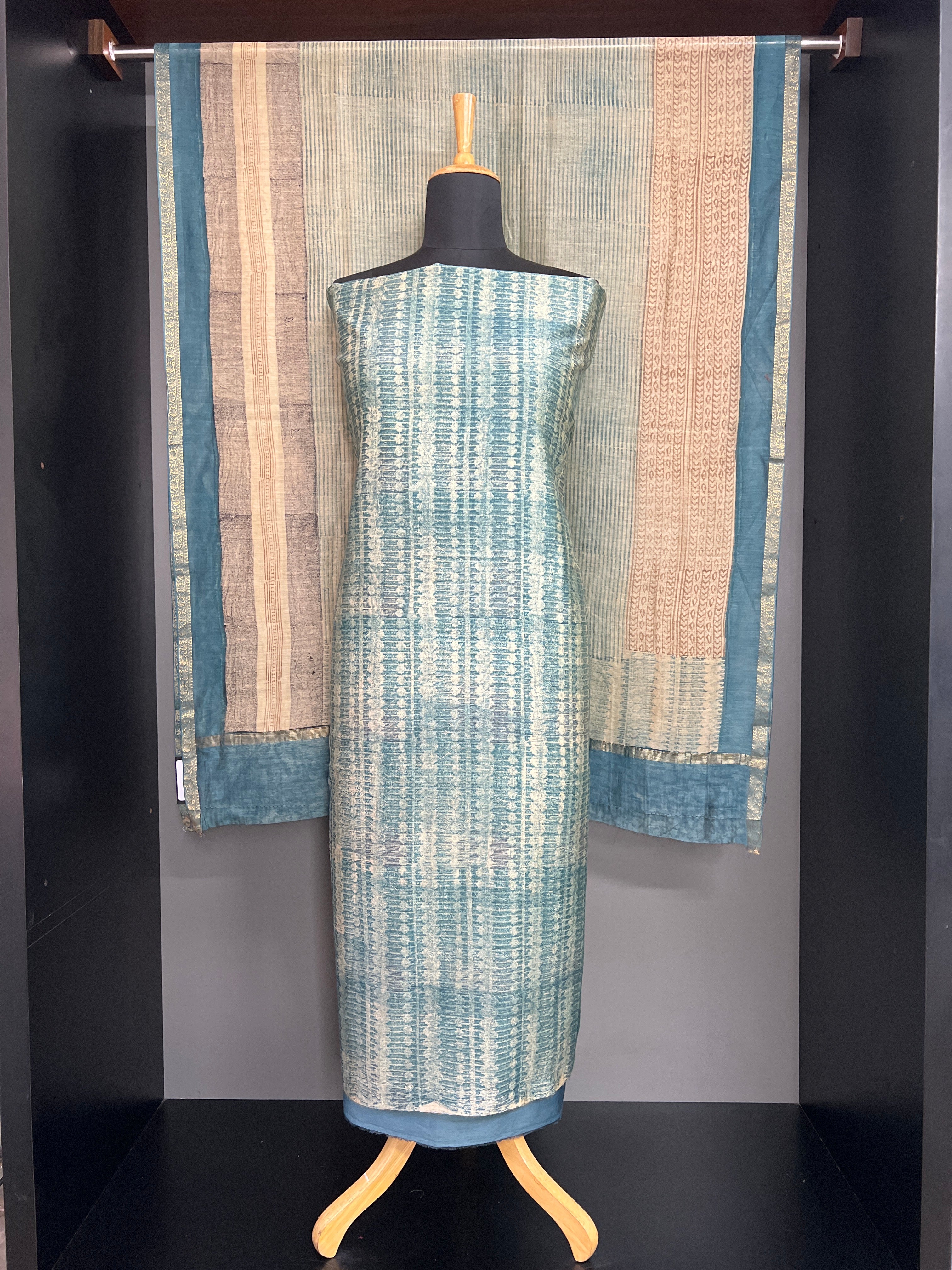 Vertical Line Pattern Silk Chanderi Salwar Set | YNG1457
