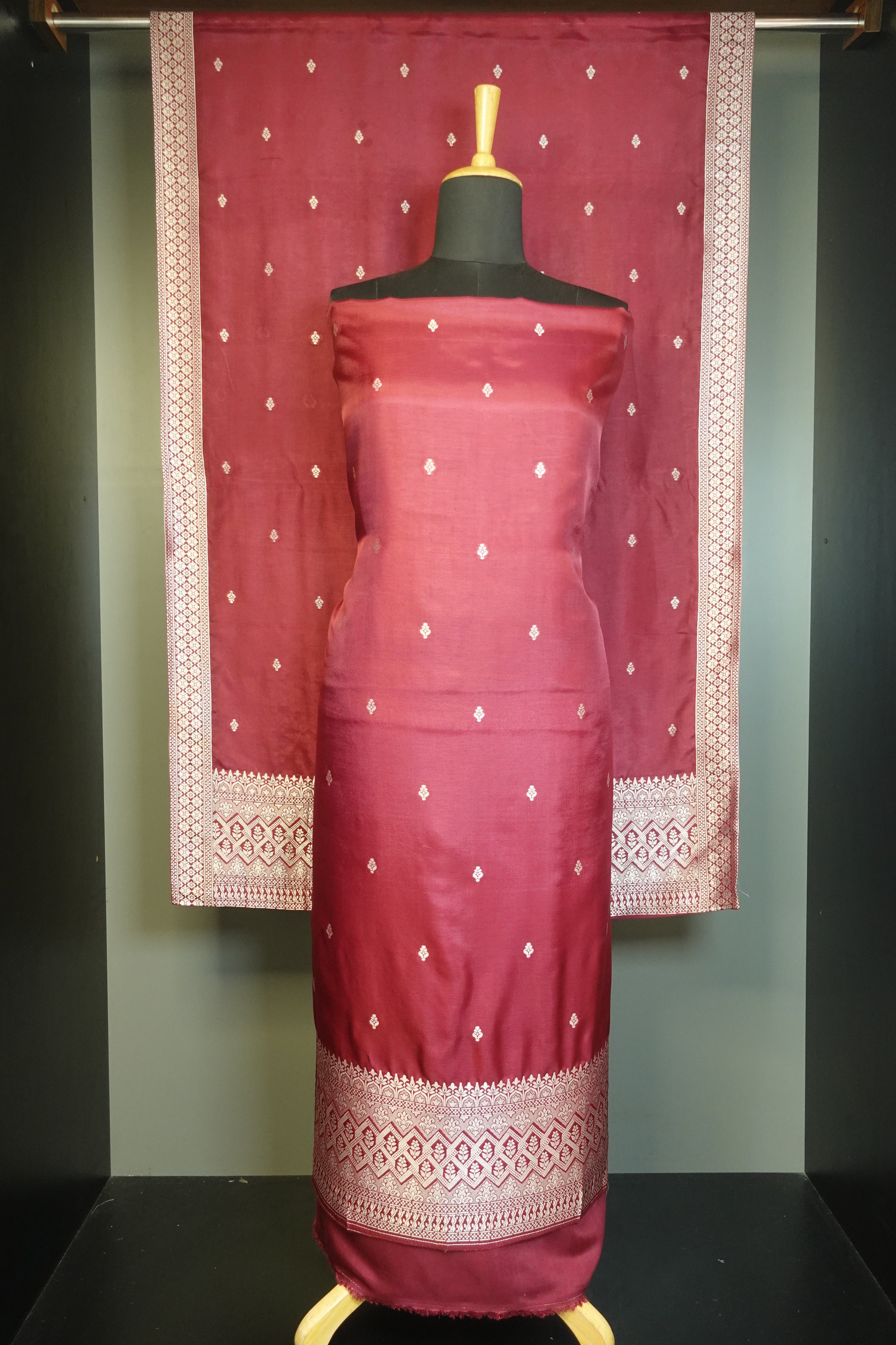 Banarasi Weaved Chanderi Finish Salwar Set | PFS191