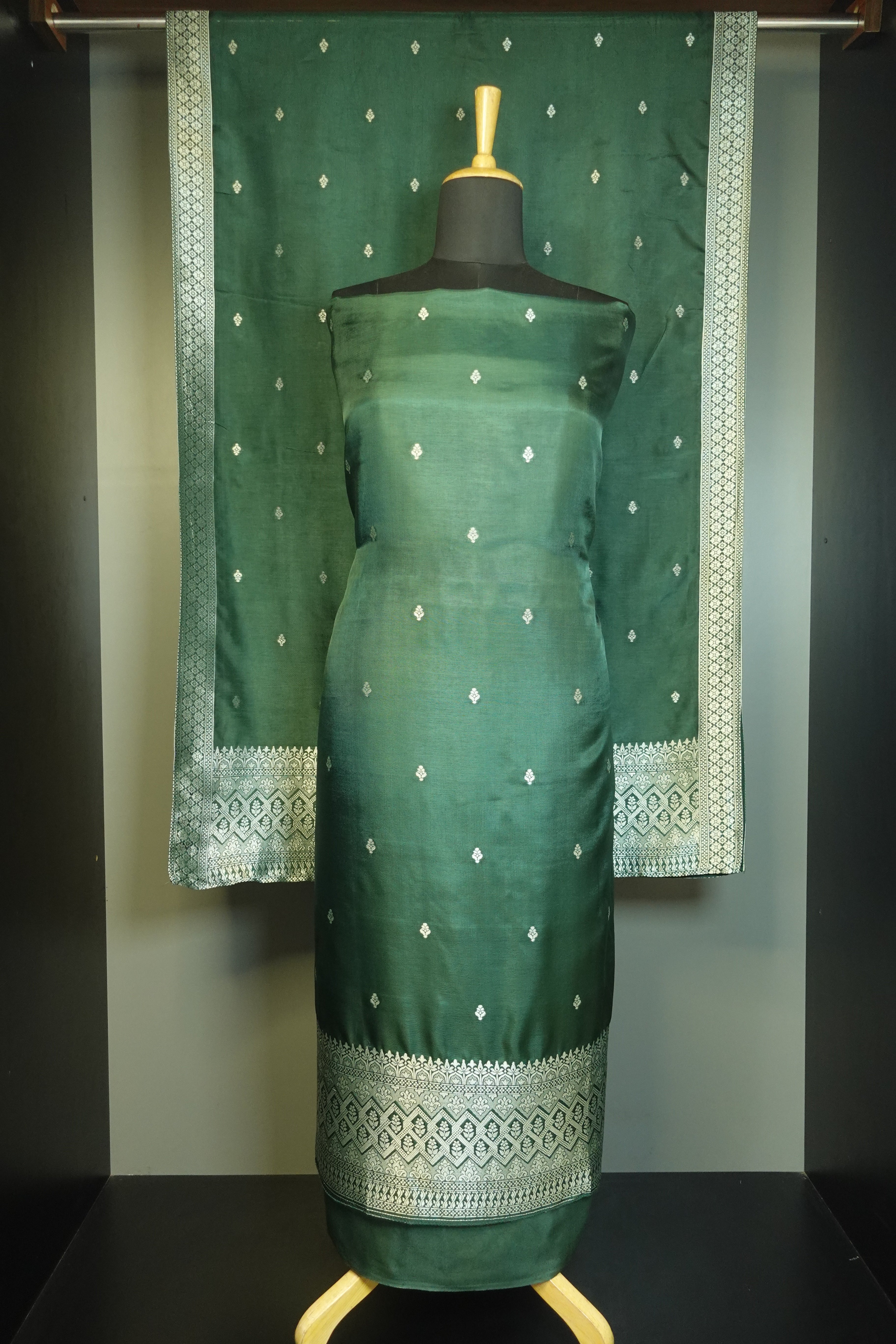 Banarasi Weaved Chanderi Finish Salwar Set | PFS191